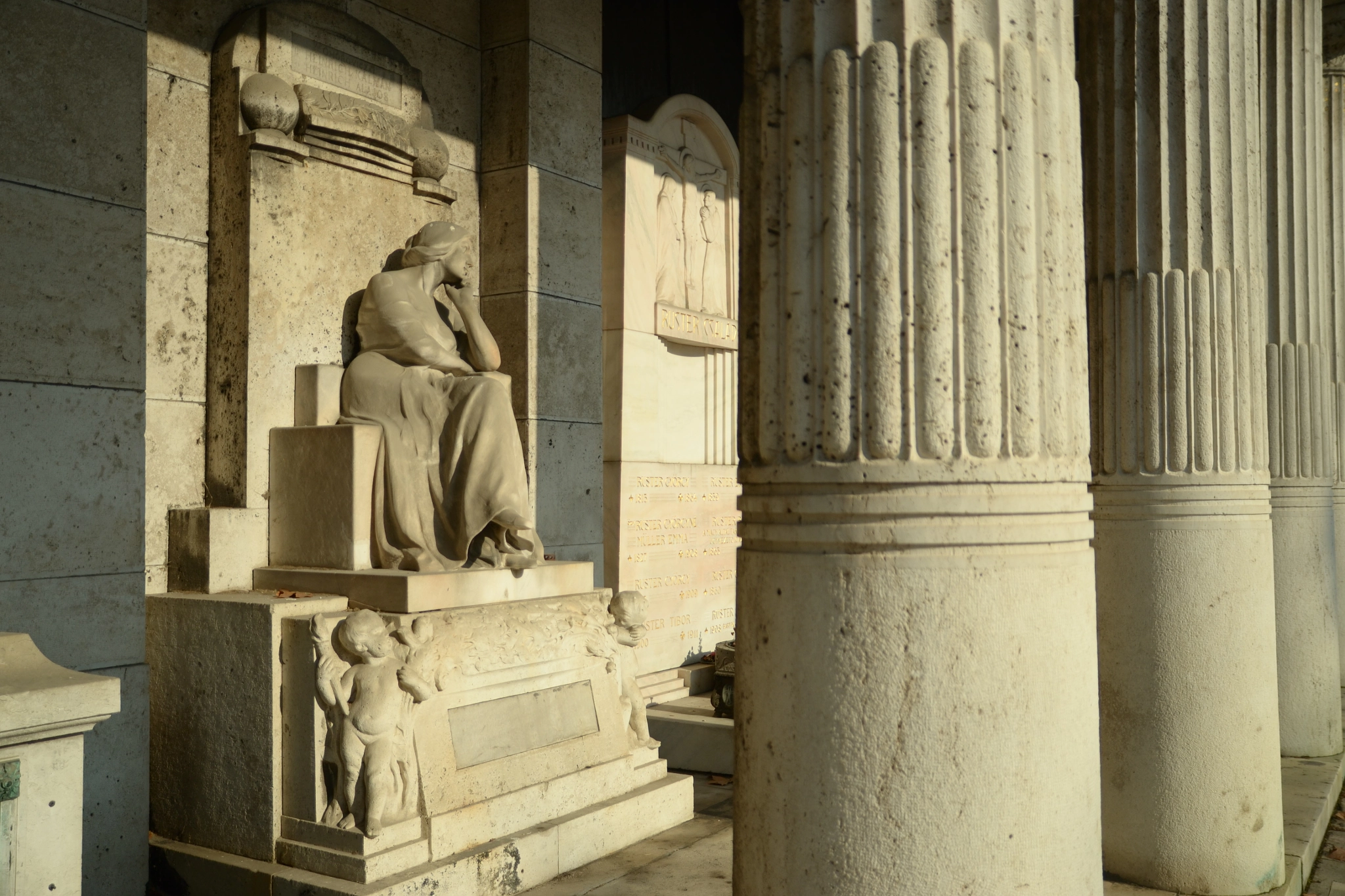 Sigma 17-70mm F2.8-4 DC Macro OS HSM sample photo. Budapest by foot photography