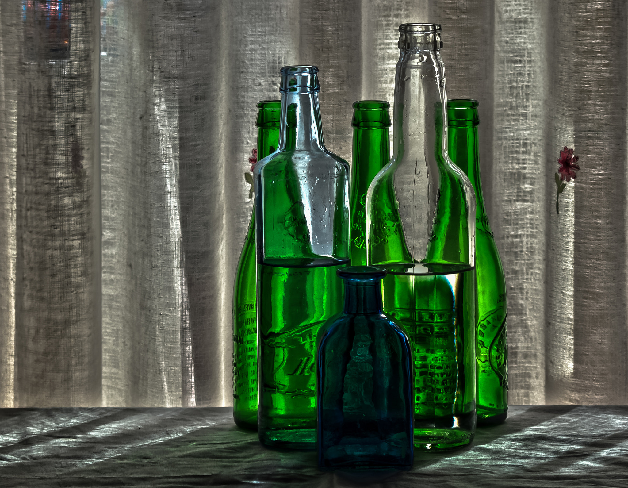 Olympus Zuiko Digital ED 70-300mm F4.0-5.6 sample photo. Botellas, octubre 2014(reedición) hdr photography