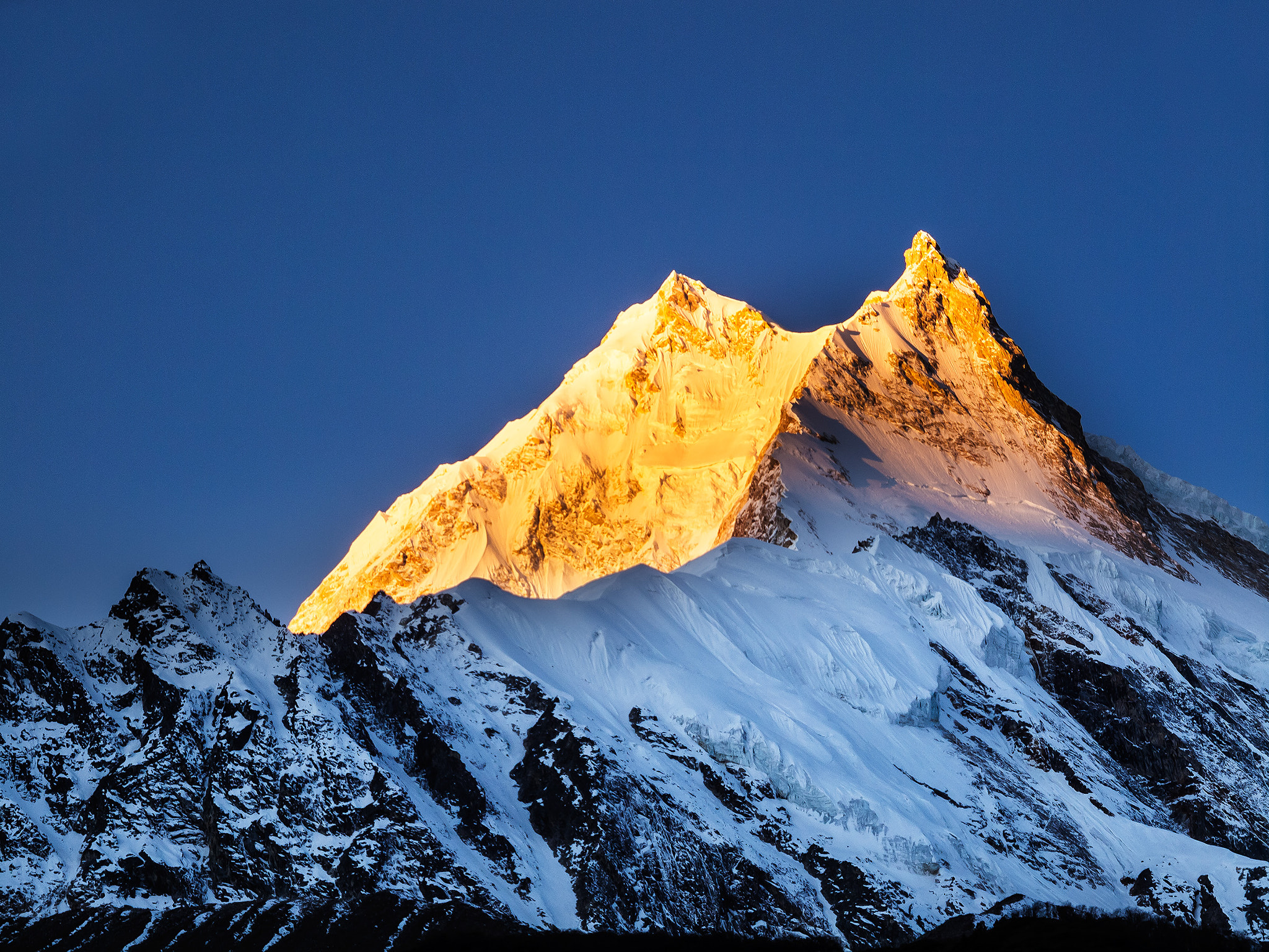 Olympus E-5 sample photo. Manaslu photography