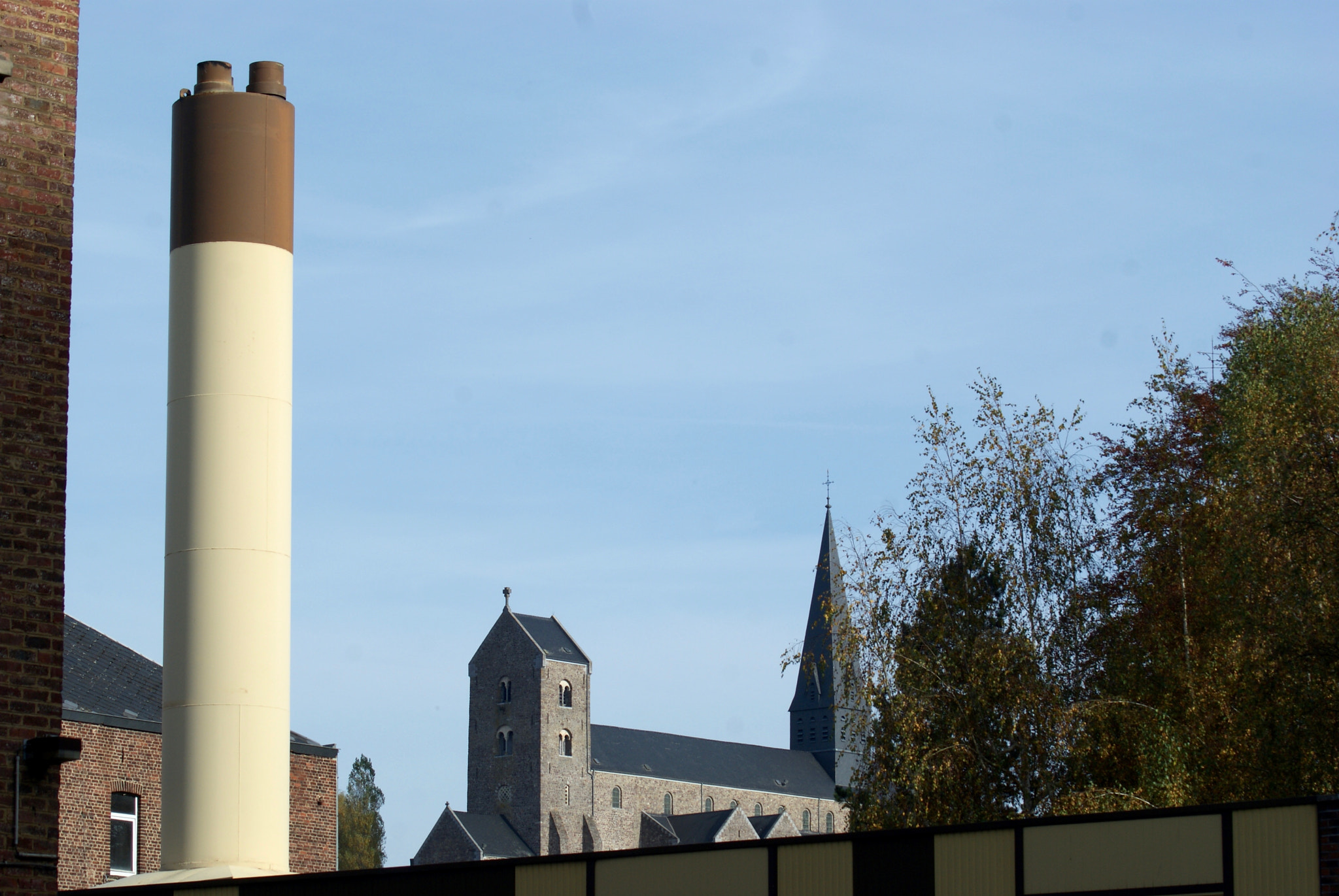 Sony 75-300mm F4.5-5.6 sample photo. Mix of architecture photography