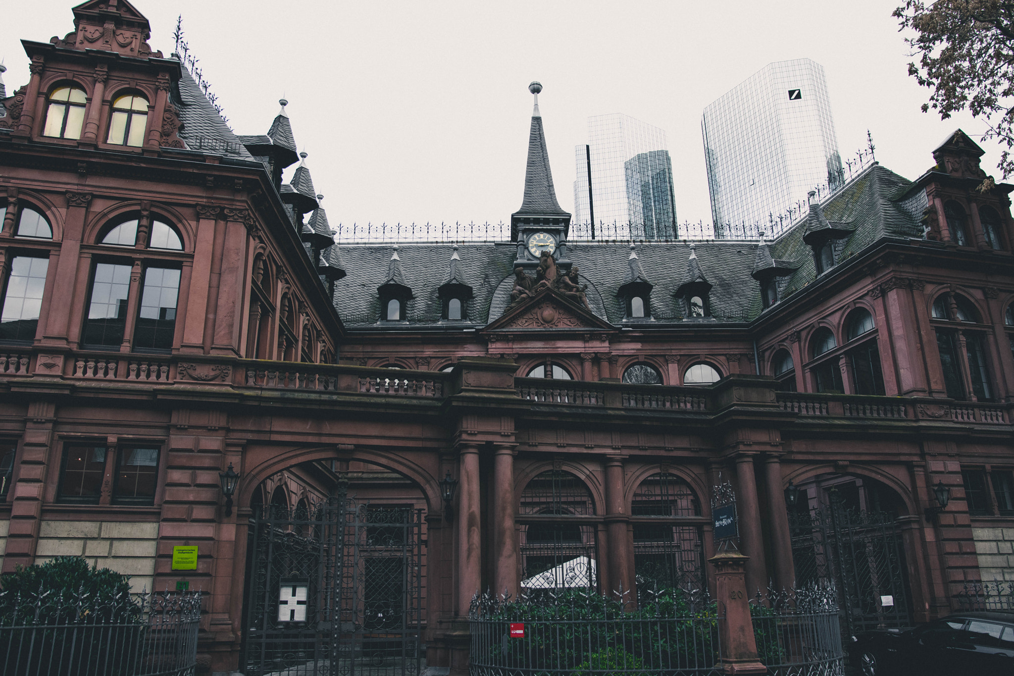 Nikon D5300 + Sigma 18-35mm F1.8 DC HSM Art sample photo. Big city contrast photography