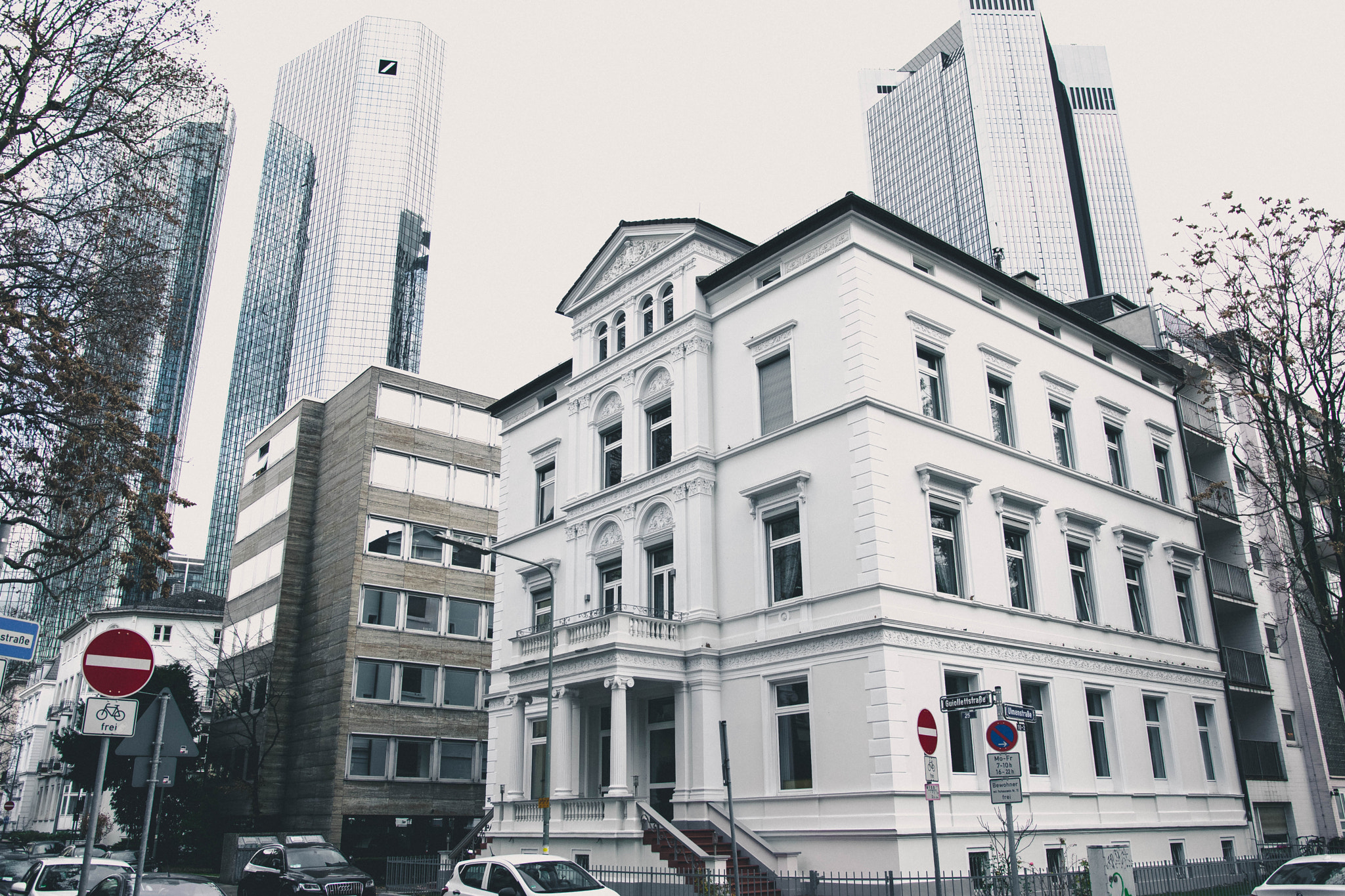 Nikon D5300 + Sigma 18-35mm F1.8 DC HSM Art sample photo. Big city contrast photography