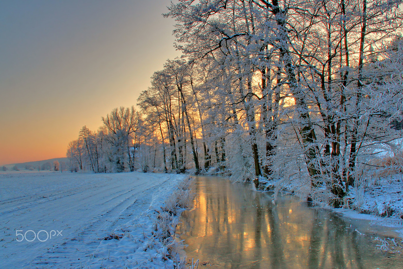 Canon EF-S 18-200mm F3.5-5.6 IS sample photo. Cold sunrise photography