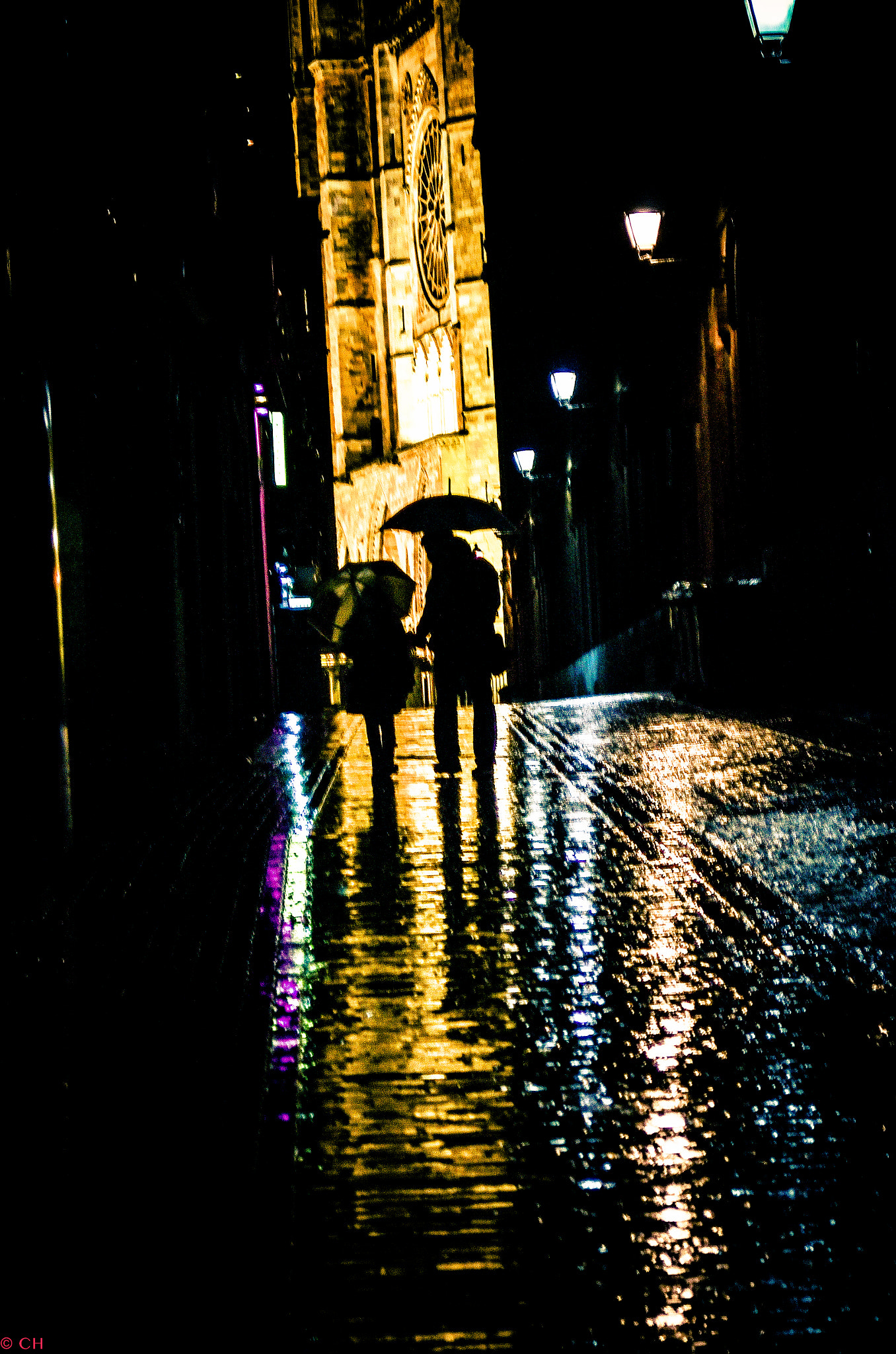 AF Zoom-Nikkor 28-80mm f/3.3-5.6G sample photo. Calles imposibles photography