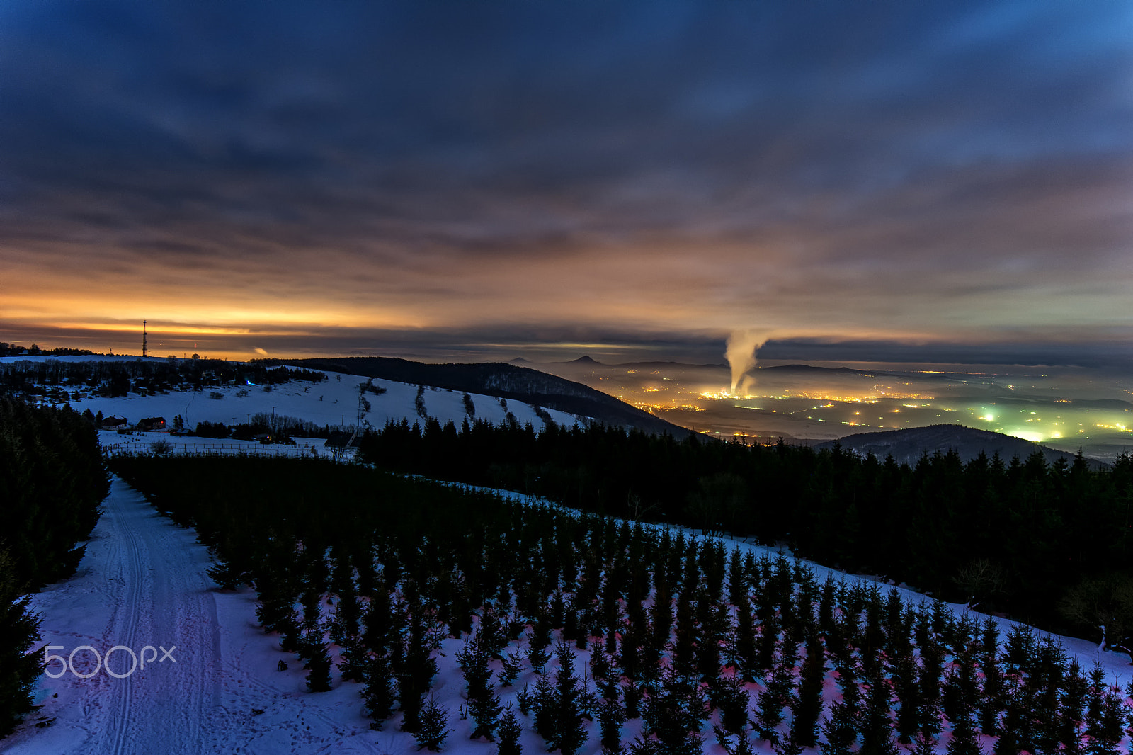Samyang 14mm F2.8 ED AS IF UMC sample photo. Look from the "wolf mountain" photography