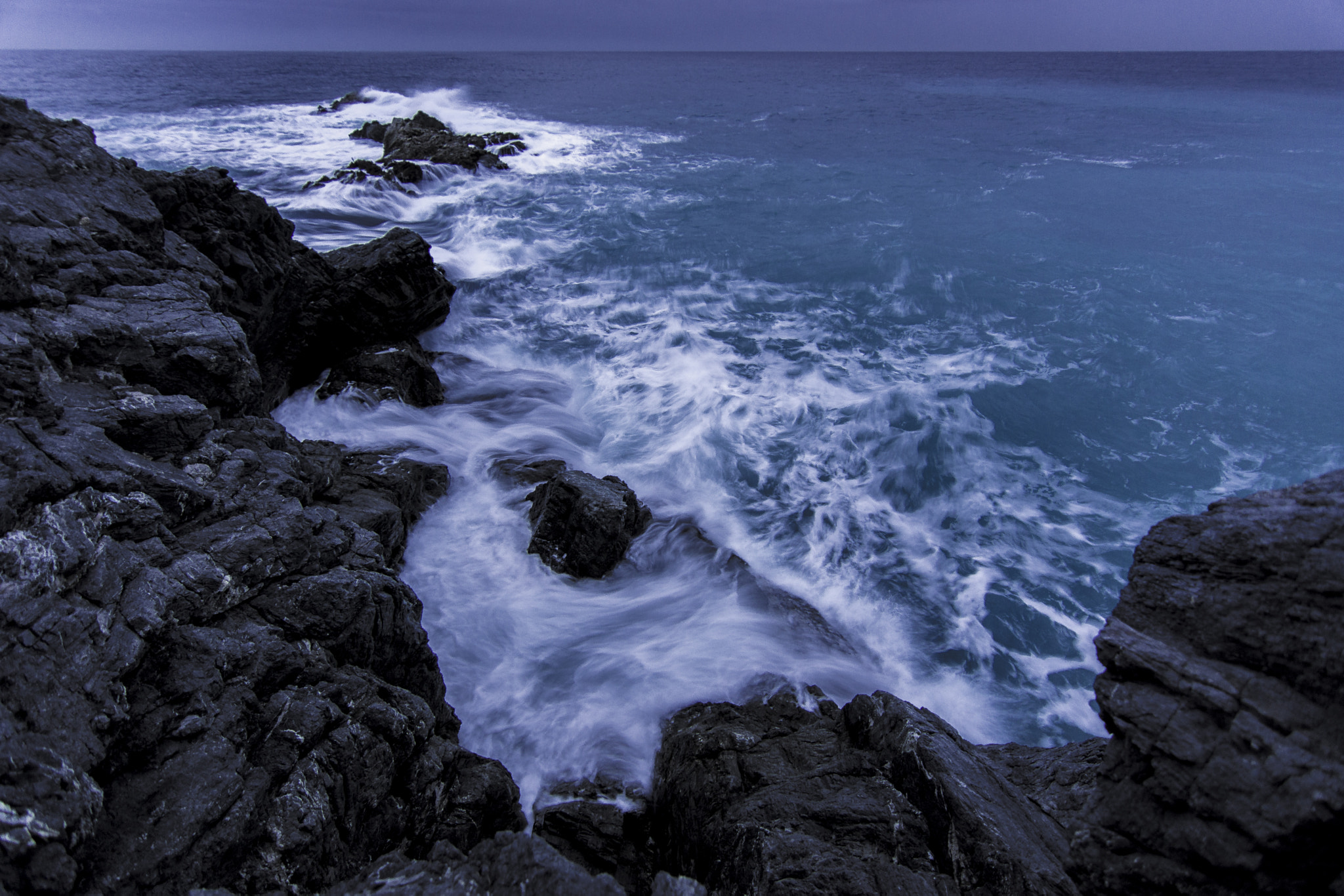 20mm F2.8 sample photo. Blue touches blue photography