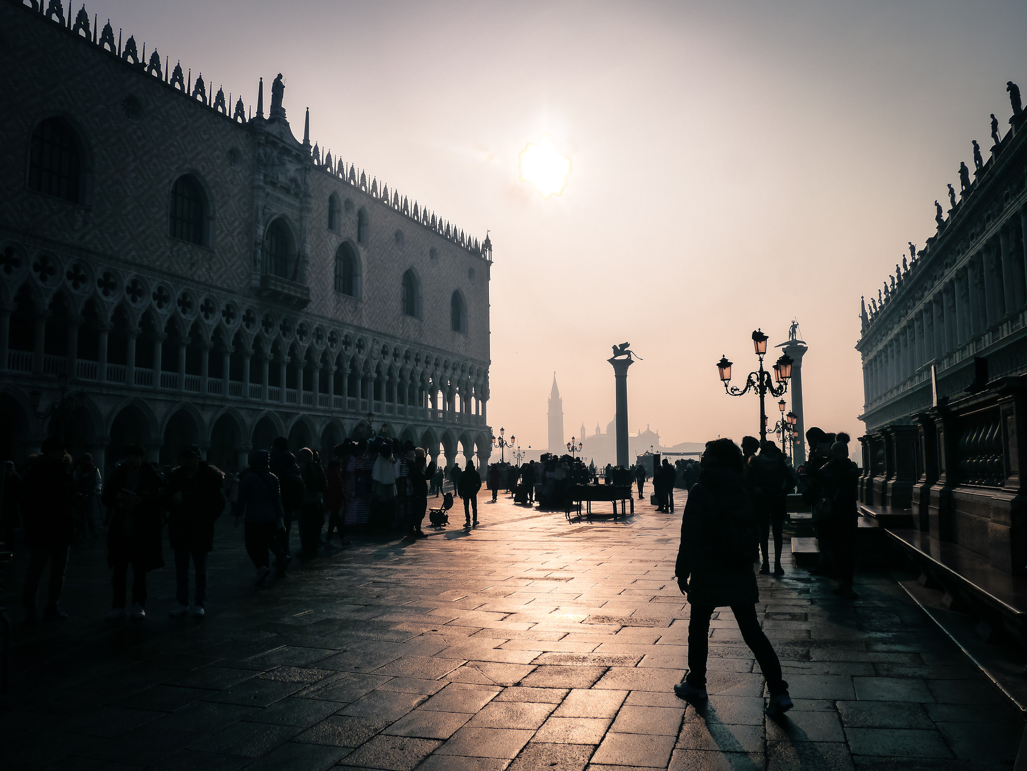 LUMIX G VARIO PZ 14-42/F3.5-5.6 sample photo. Venice square at sunrise photography