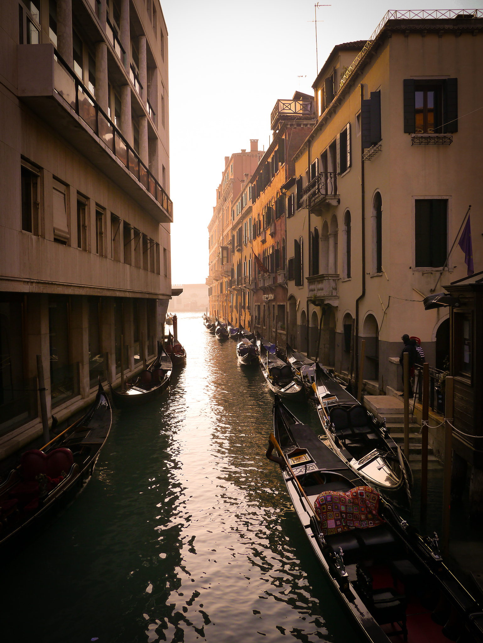 Panasonic Lumix DMC-GX1 sample photo. Gondolas at dawn photography