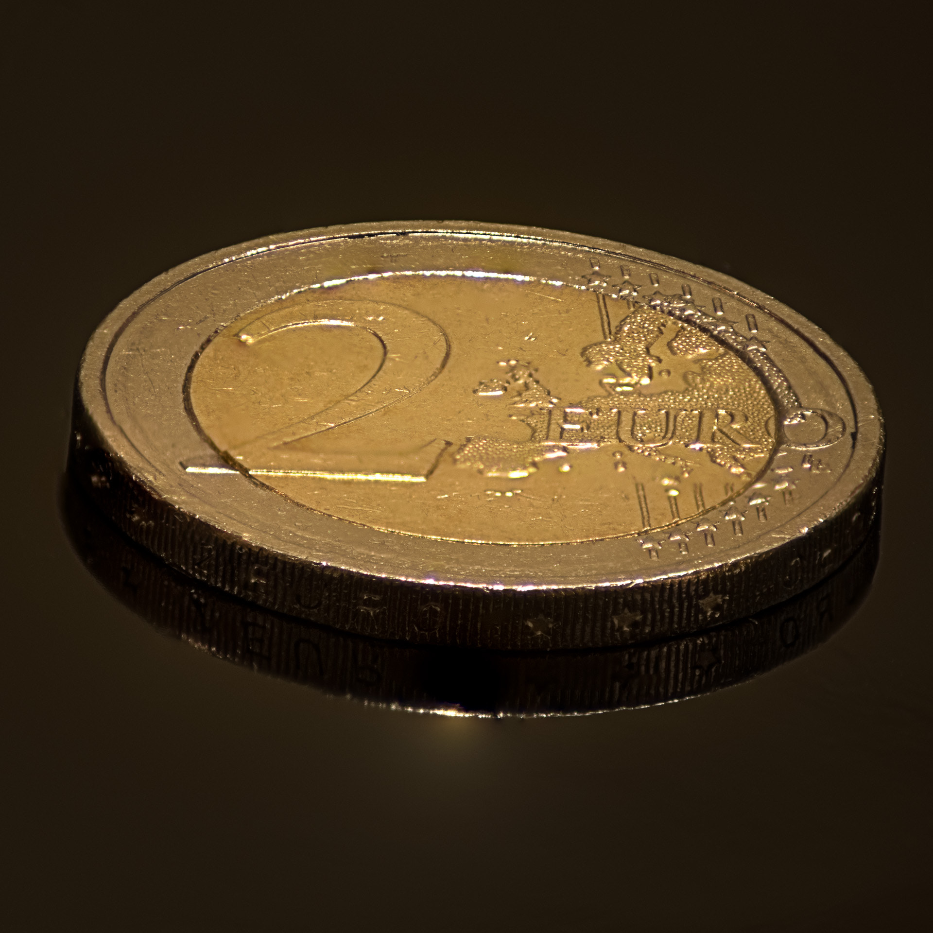 Tamron AF 70-300mm F4-5.6 LD Macro 1:2 sample photo. Two euro coin photography