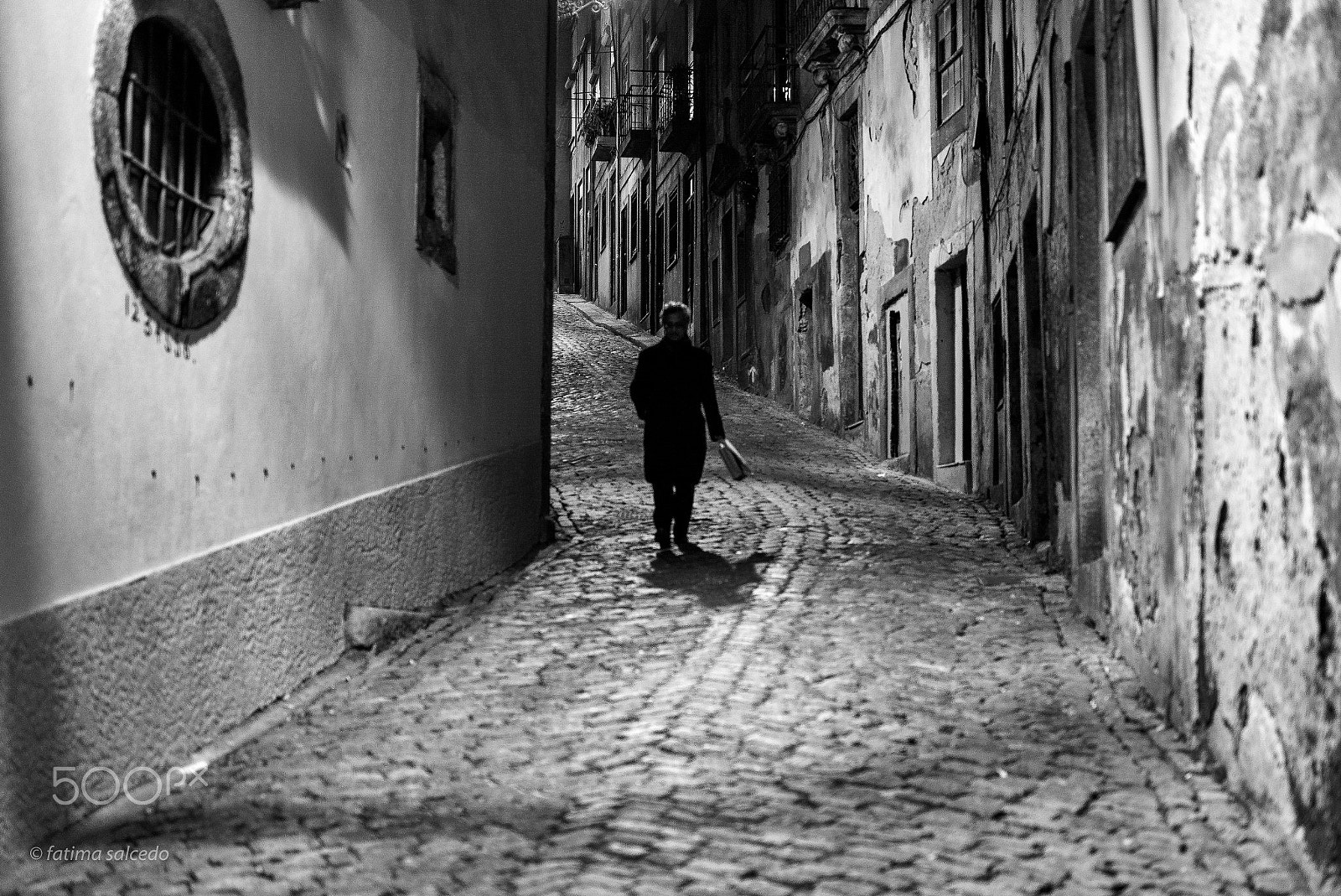 Leica APO-Summicron-M 50mm F2 ASPH sample photo. Night walk in porto... photography