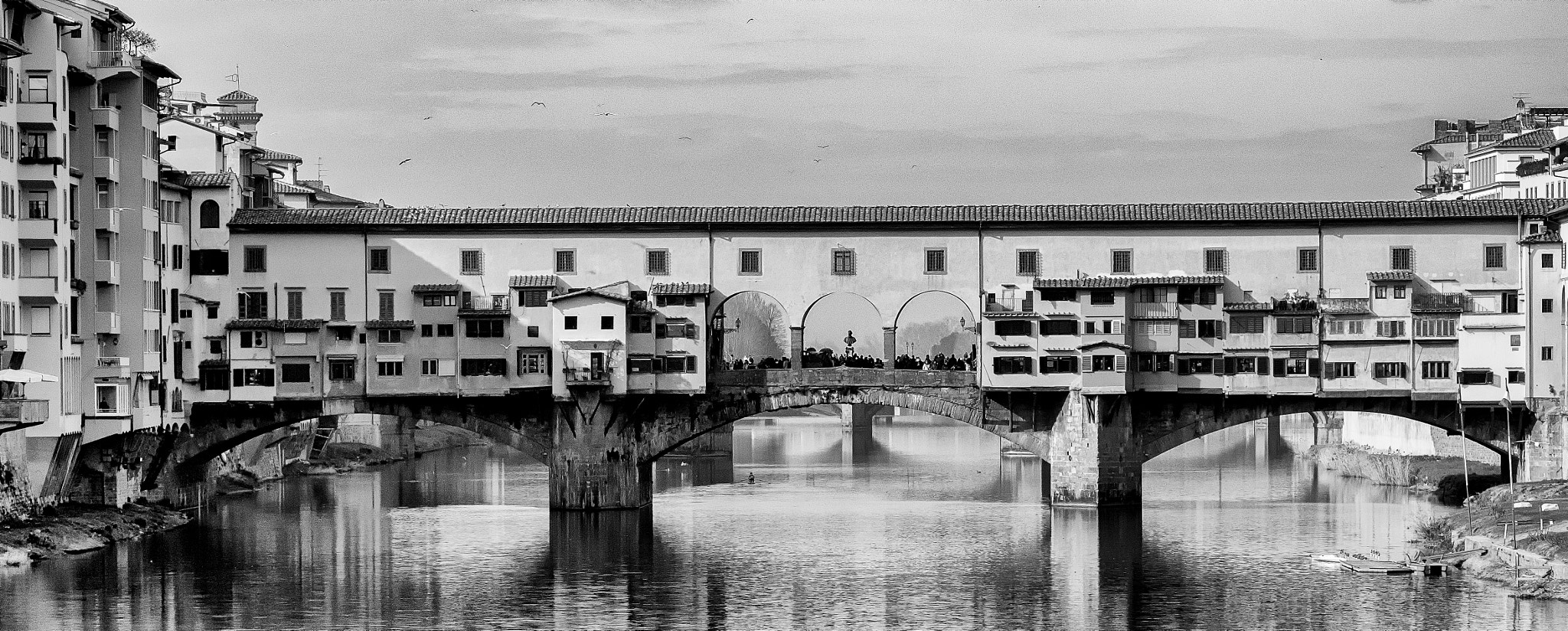 Fujifilm X-E2 + Fujifilm XC 50-230mm F4.5-6.7 OIS II sample photo. Ponte vecchio  photography