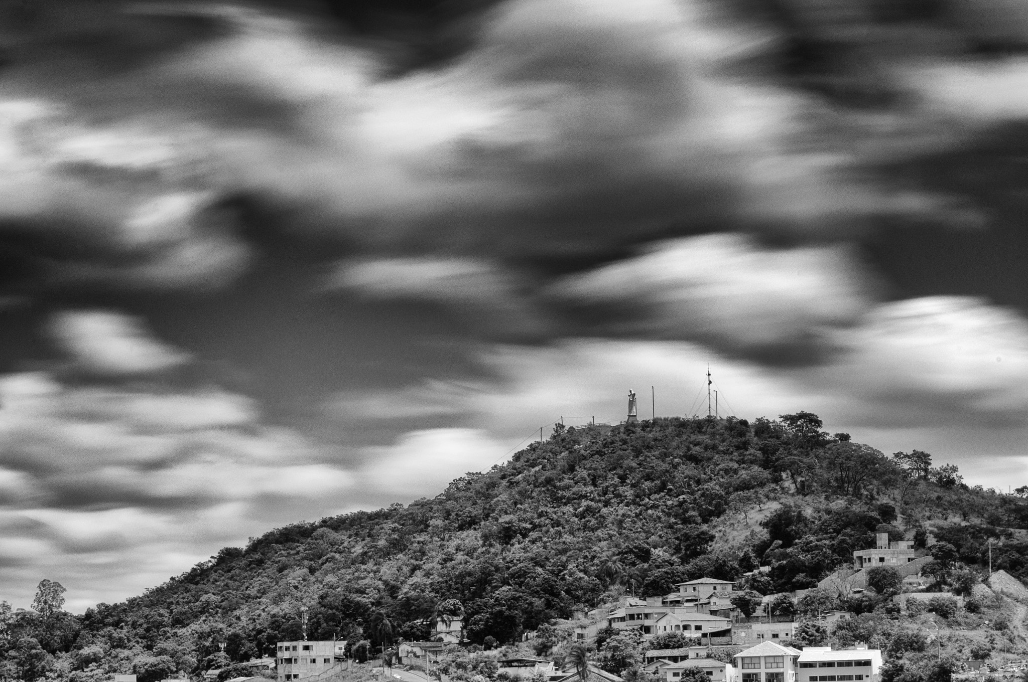Nikon AF-S Nikkor 70-200mm F2.8G ED VR II sample photo. Wind photography