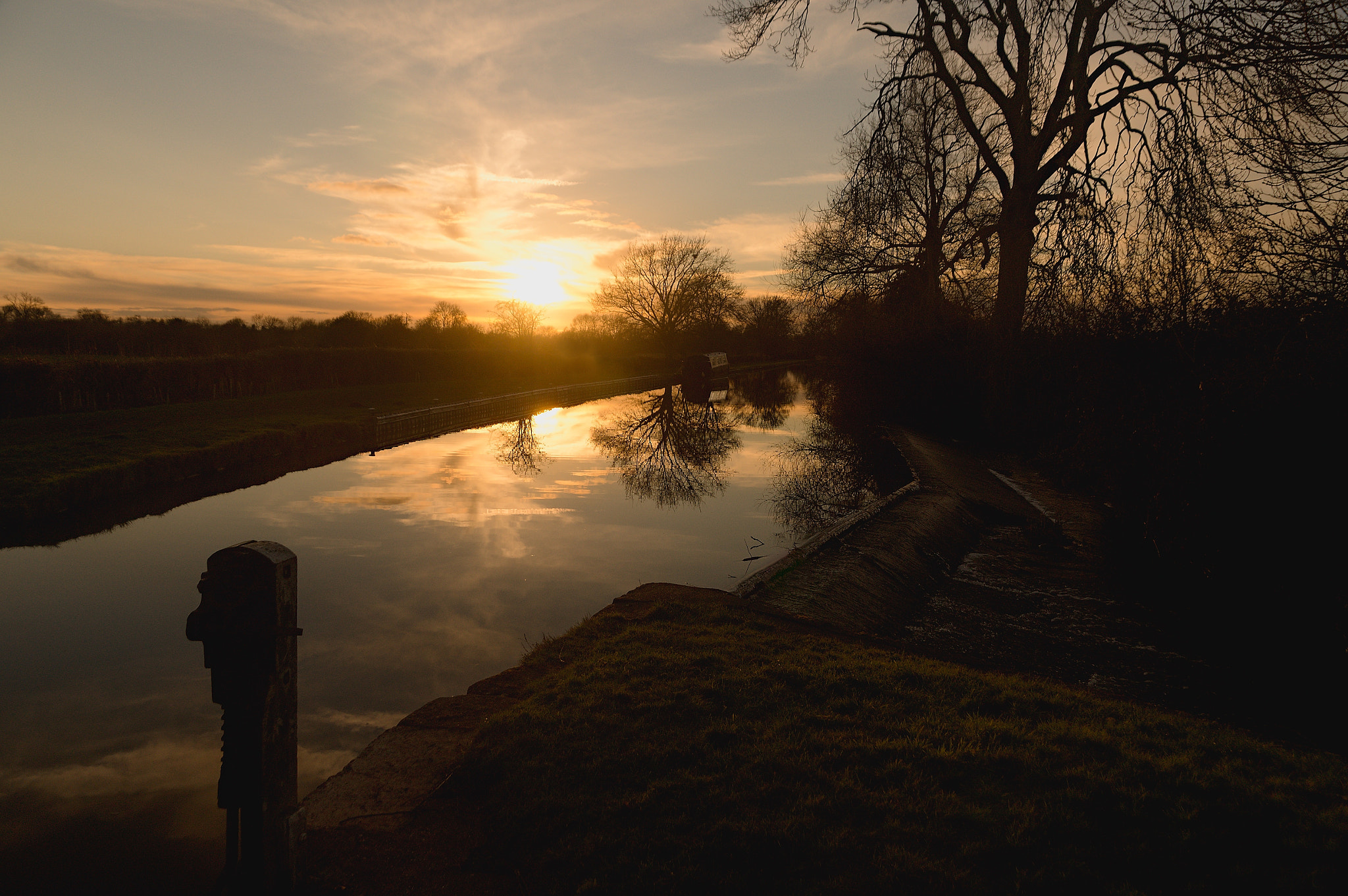 Sony SLT-A37 + Tamron AF 28-105mm F4-5.6 [IF] sample photo. Canal sunset photography