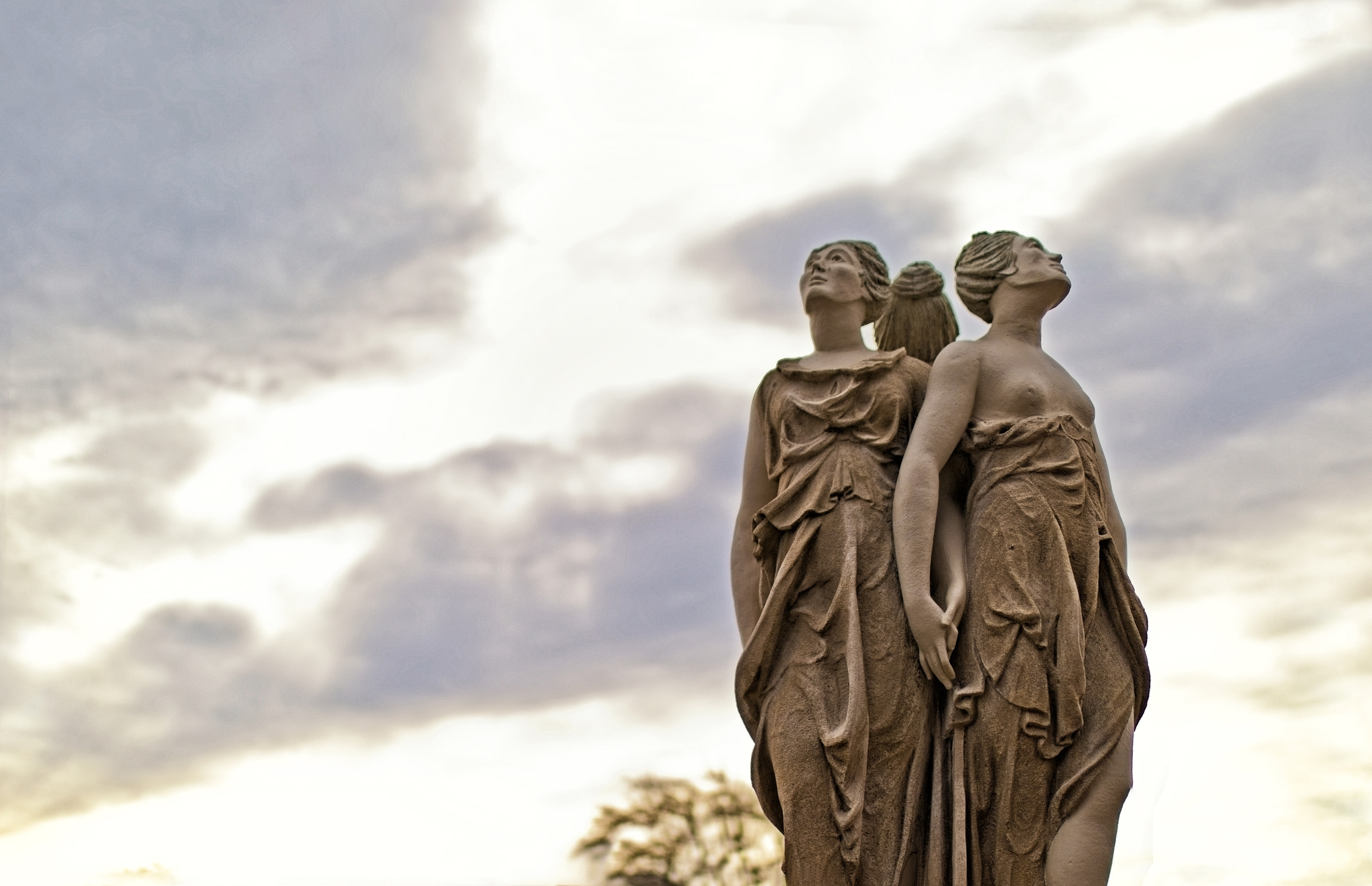 Sigma 35mm F1.4 DG HSM Art sample photo. The three graces photography
