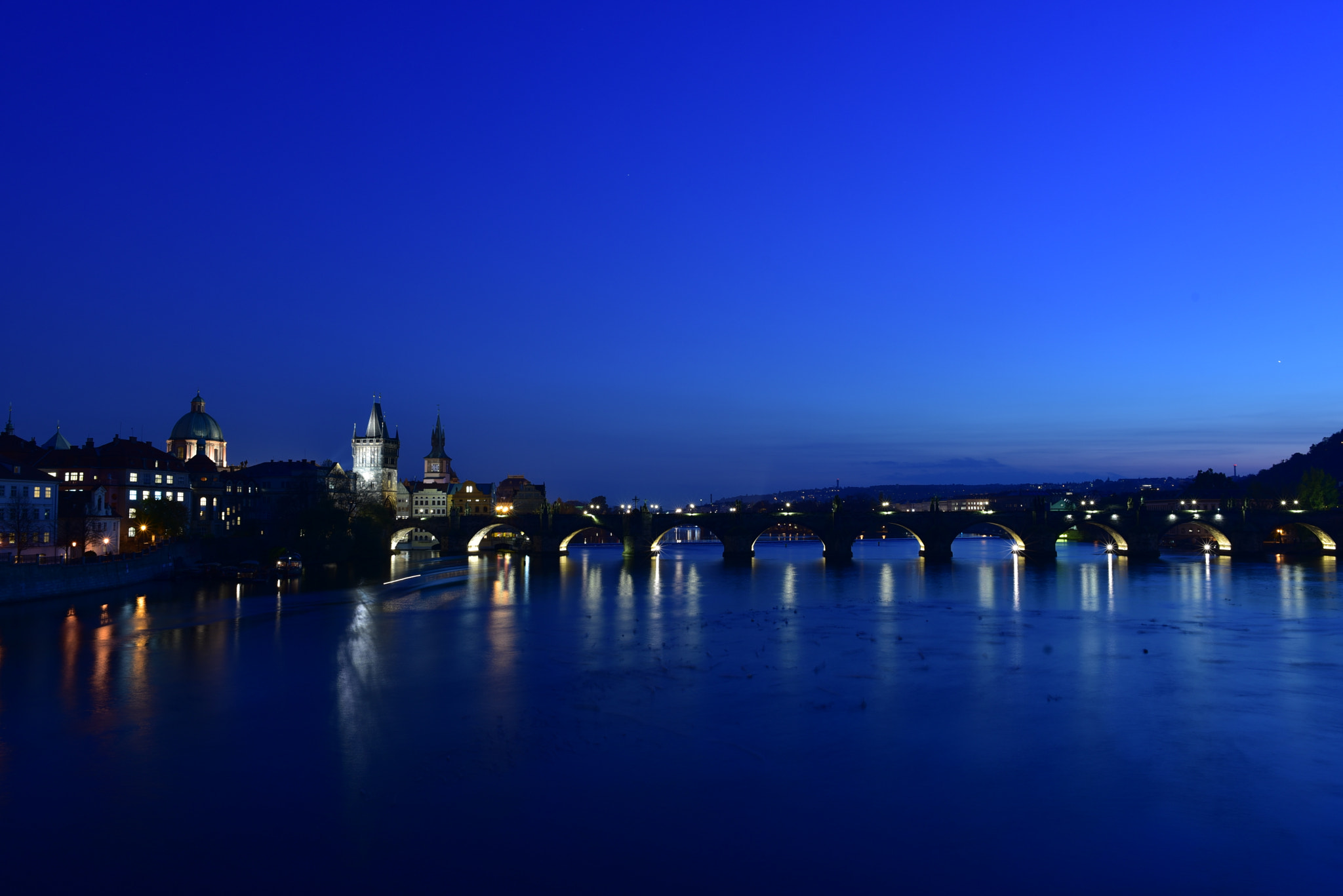 Nikon D750 + Nikon AF-S Nikkor 28mm F1.8G sample photo. Blue prague evening photography