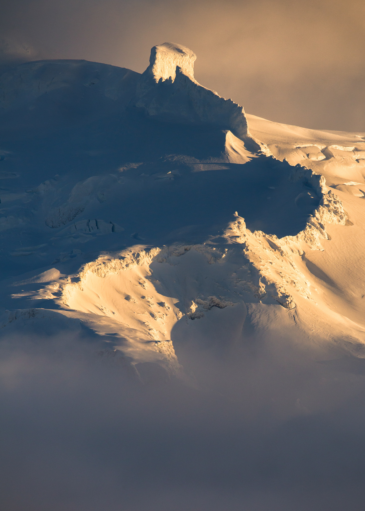 Canon EOS 6D + Sigma 150-600mm F5-6.3 DG OS HSM | C sample photo. A mountain ridge of vatnajökull glacier - iceland
 photography