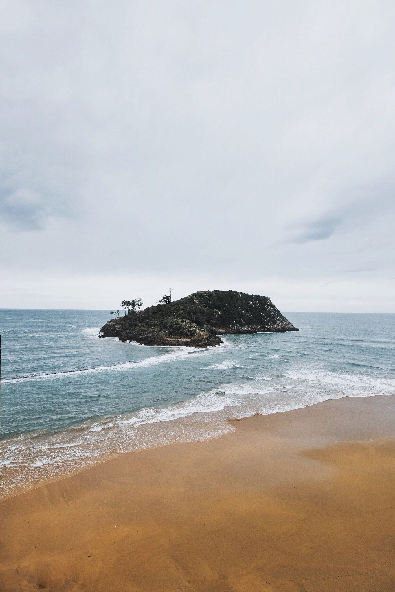 Canon EOS-1D X Mark II + Sigma 20mm F1.4 DG HSM Art sample photo. Perfect beach and islands photography