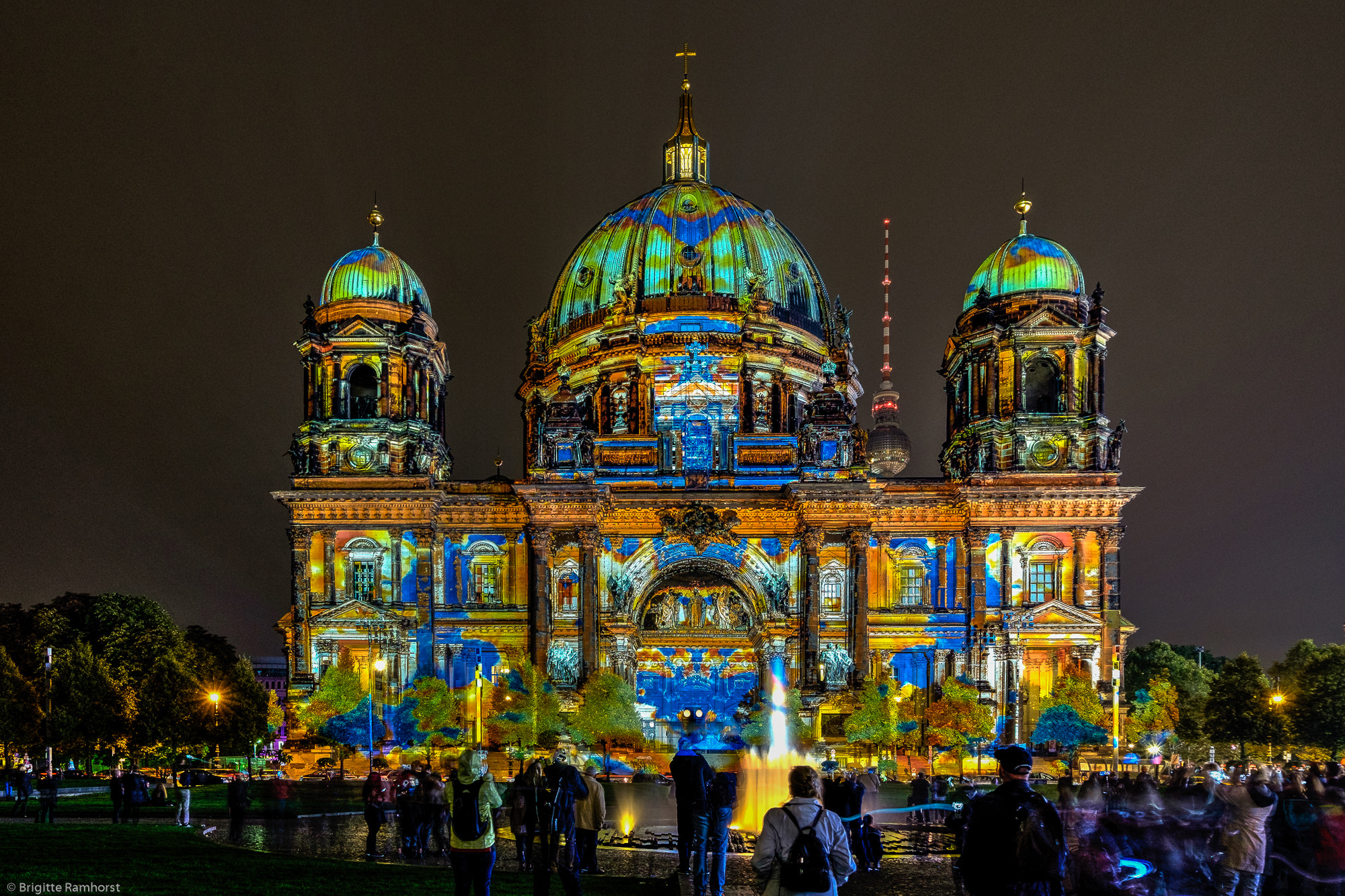 Fujifilm X-E2 + Fujifilm XF 10-24mm F4 R OIS sample photo. Berliner dom photography