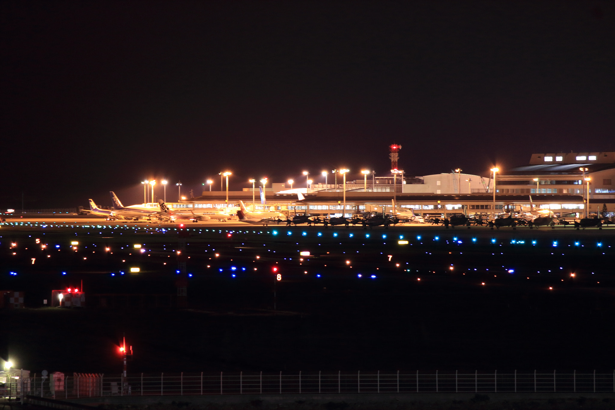 Canon EOS 100D (EOS Rebel SL1 / EOS Kiss X7) sample photo. 那覇空港 photography