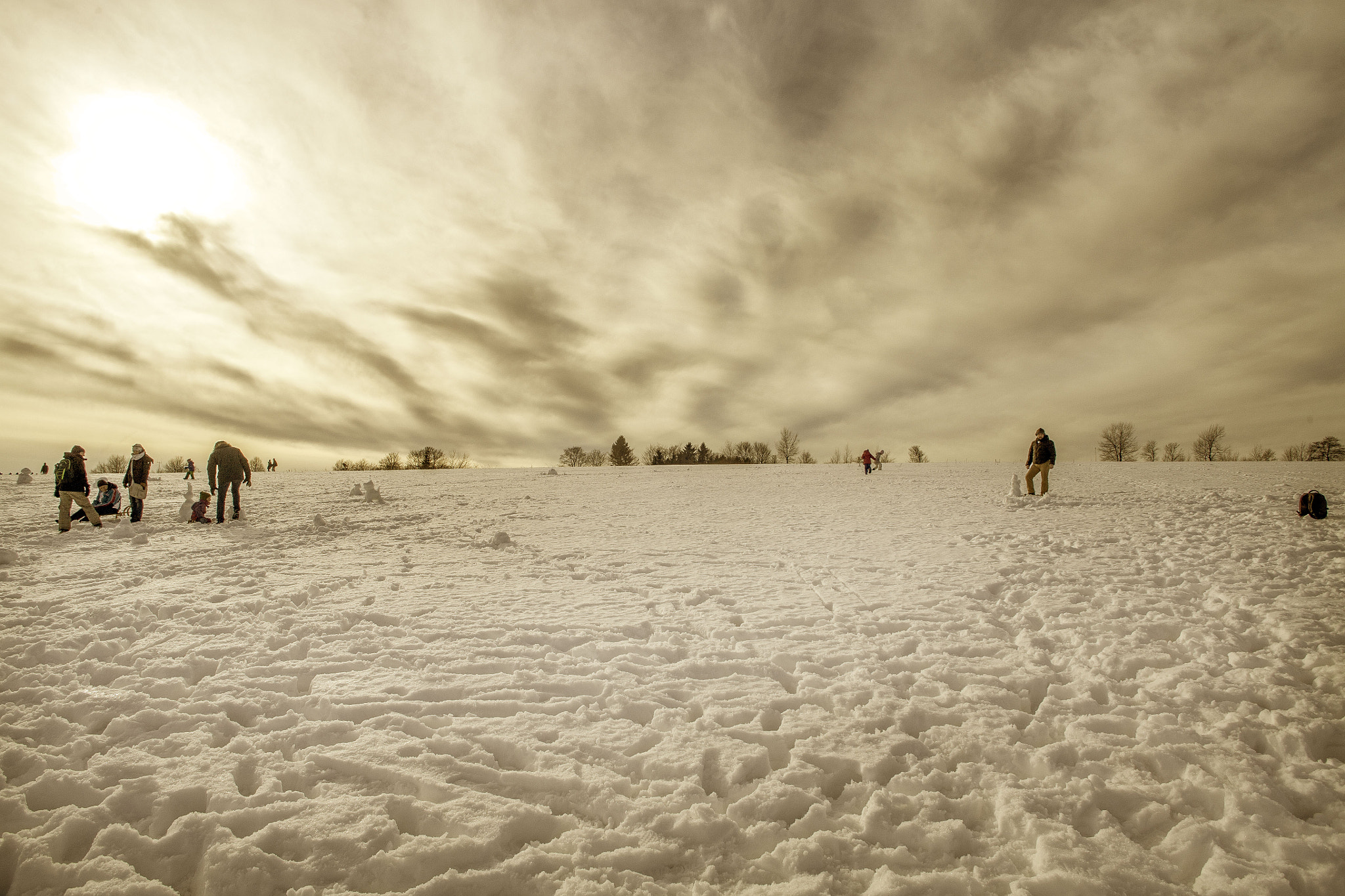 Canon EOS 5D + Canon EF 20-35mm F3.5-4.5 USM sample photo. Schnee photography