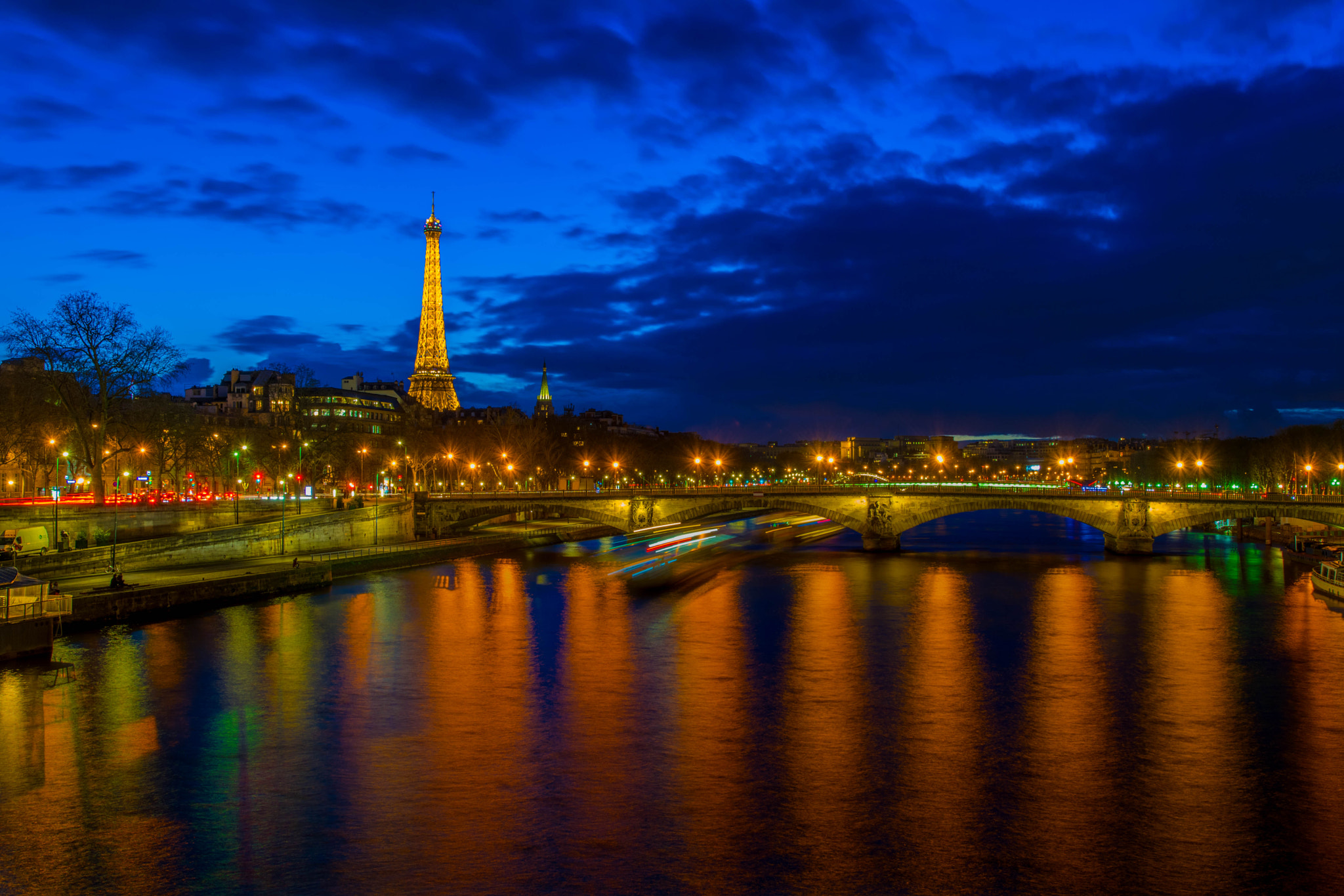 Nikon AF-S Nikkor 14-24mm F2.8G ED sample photo. Eiffel tower paris photography