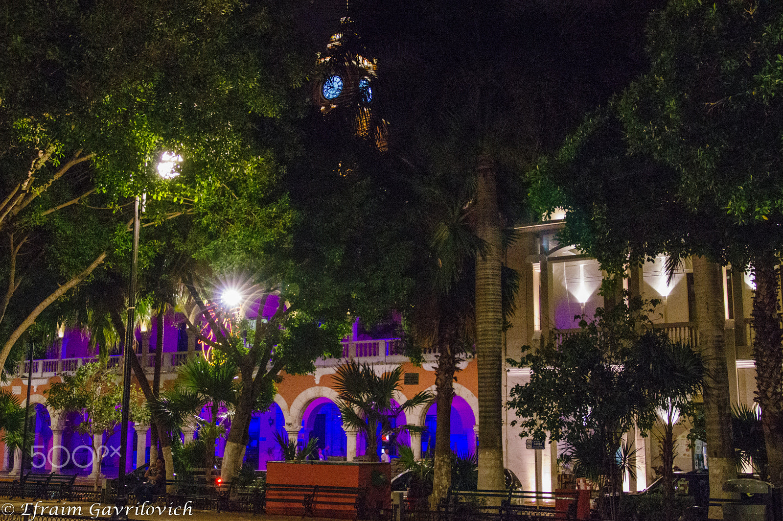 Pentax smc DA* 16-50mm F2.8 ED AL (IF) SDM sample photo. Town square, merida photography