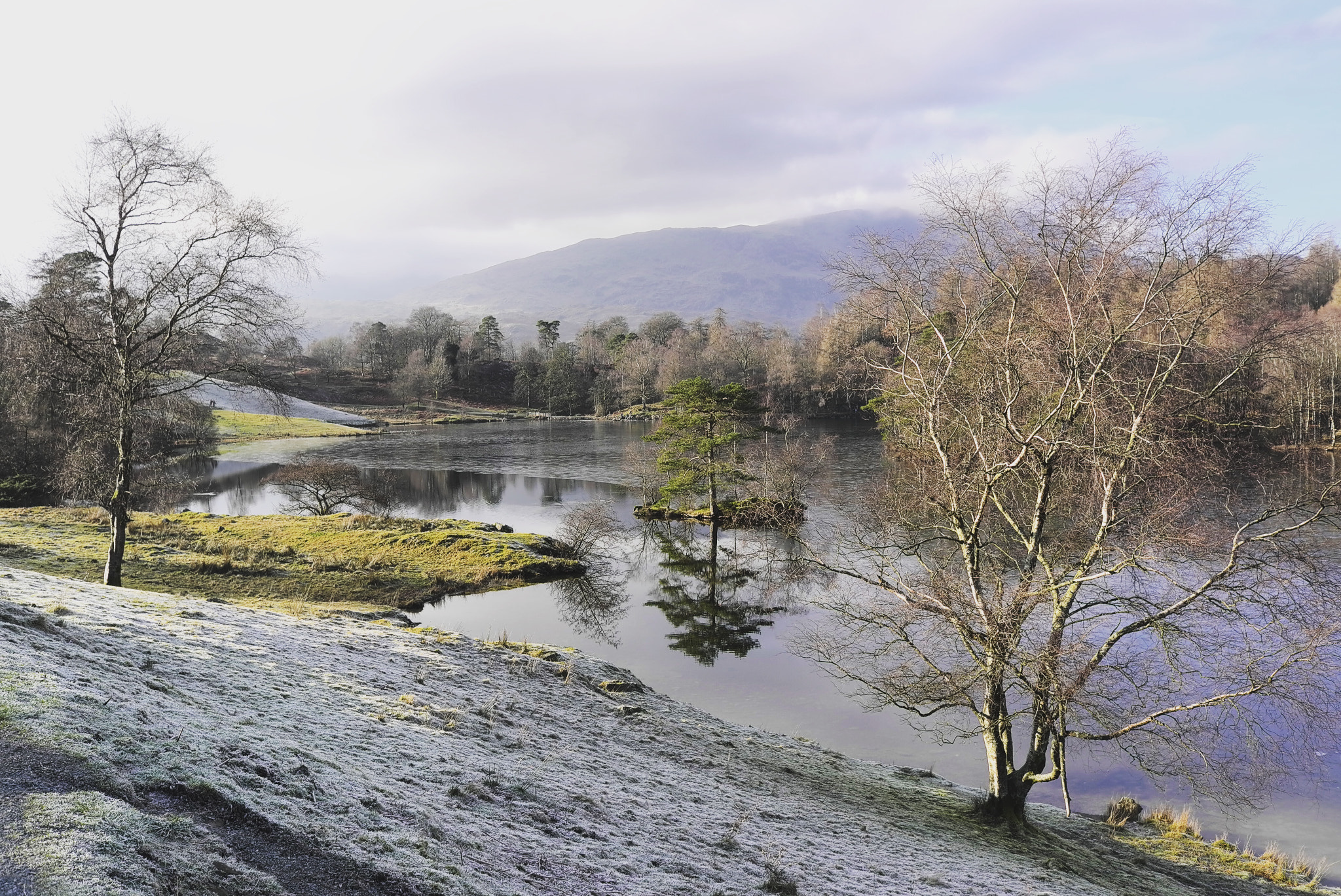 Leica X1 sample photo. Frosty lake photography