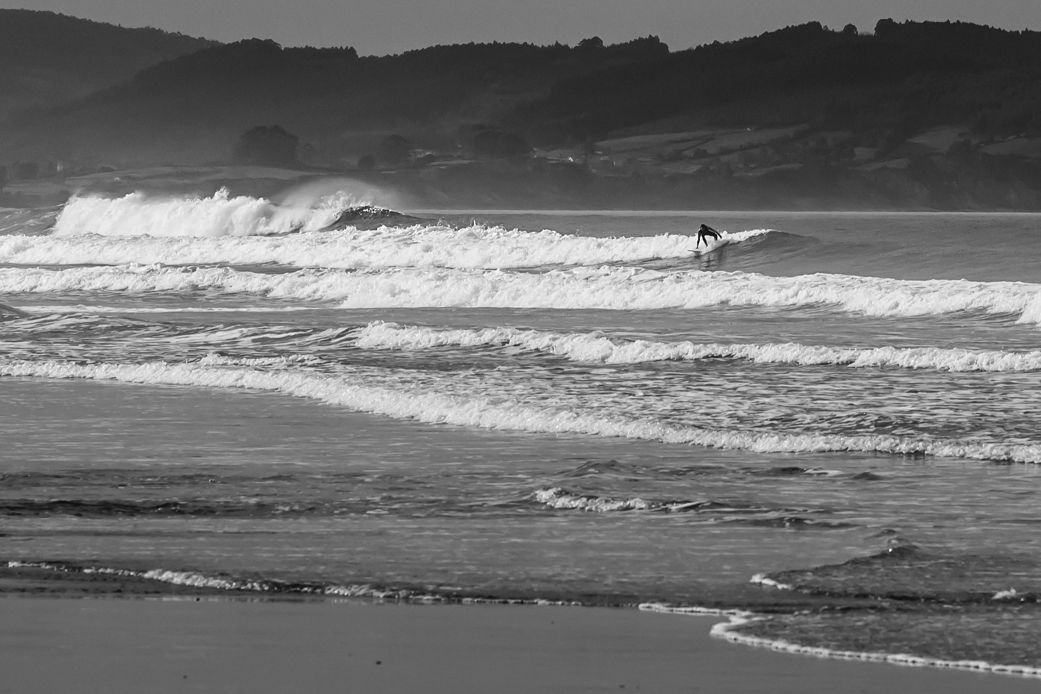 Canon EOS 100D (EOS Rebel SL1 / EOS Kiss X7) + Sigma 50-100mm F1.8 DC HSM Art sample photo. Riding the wave photography