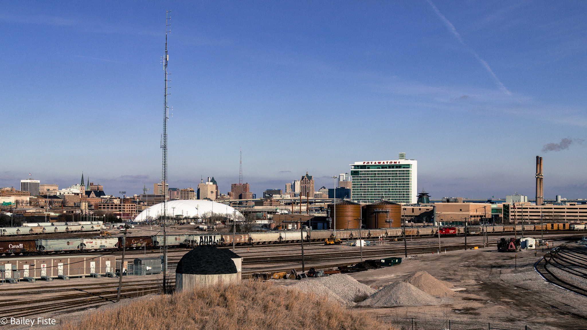 Canon EOS 600D (Rebel EOS T3i / EOS Kiss X5) sample photo. Milwaukee skyline photography