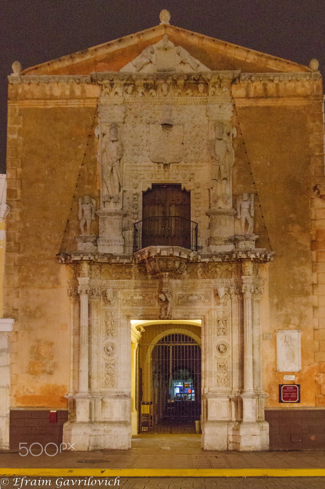 Pentax smc DA* 16-50mm F2.8 ED AL (IF) SDM sample photo. Casa montejo at night (2). merida, mexico. photography