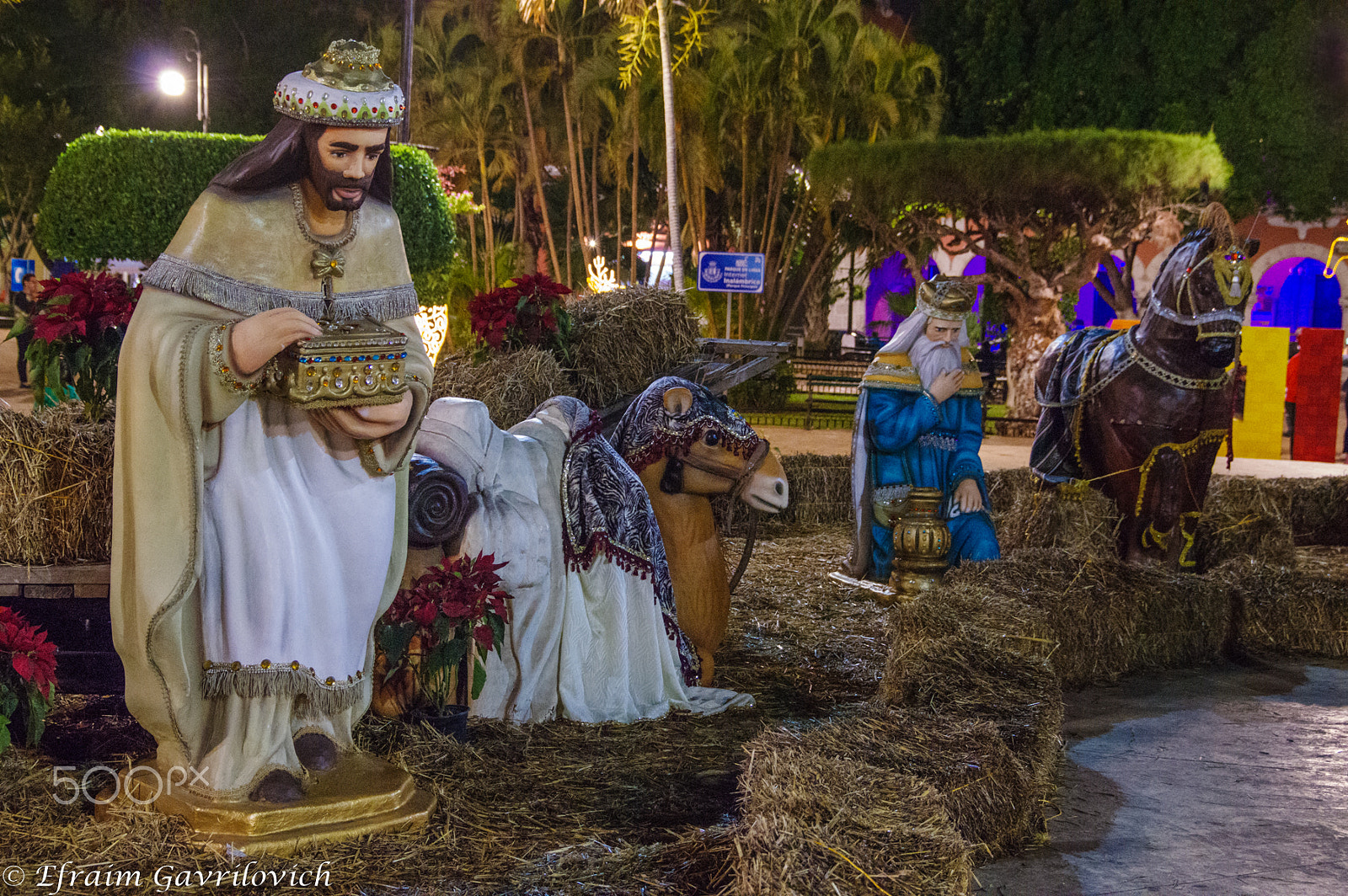 Pentax smc DA* 16-50mm F2.8 ED AL (IF) SDM sample photo. Nativity scene at city square. merida, mexico. photography