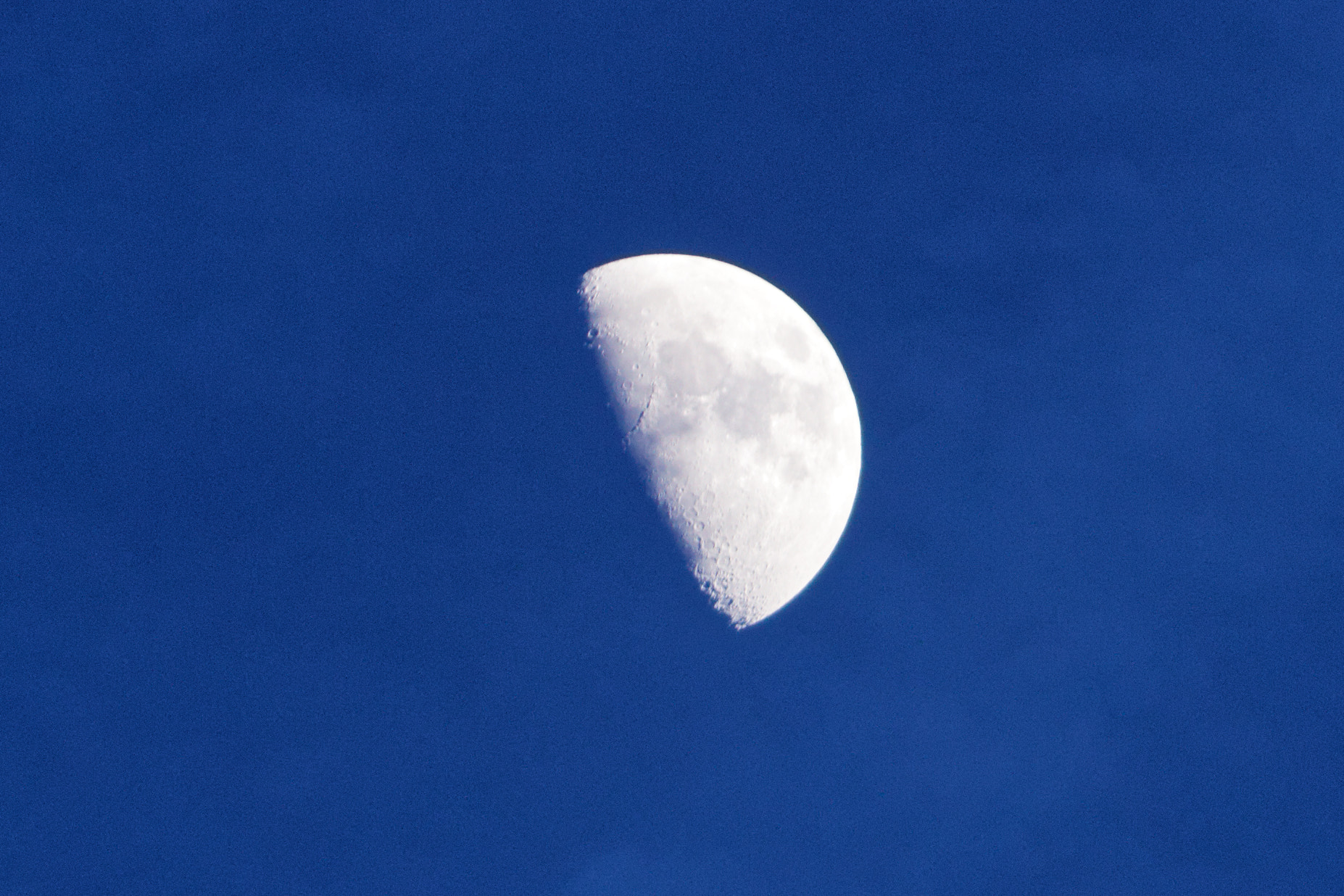 Canon EOS 100D (EOS Rebel SL1 / EOS Kiss X7) sample photo. Moon over ontario lake photography