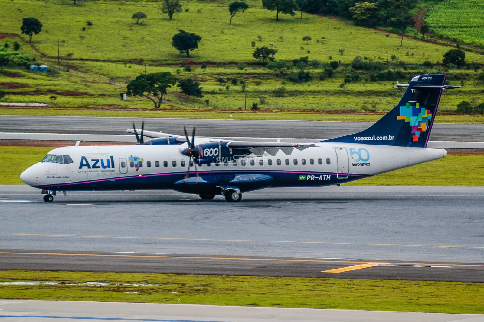 Canon EOS 1000D (EOS Digital Rebel XS / EOS Kiss F) + Canon EF 80-200mm F4.5-5.6 II sample photo. Pr-ath azul linhas aéreas brasileiras atr 72-600 (72-212a) photography