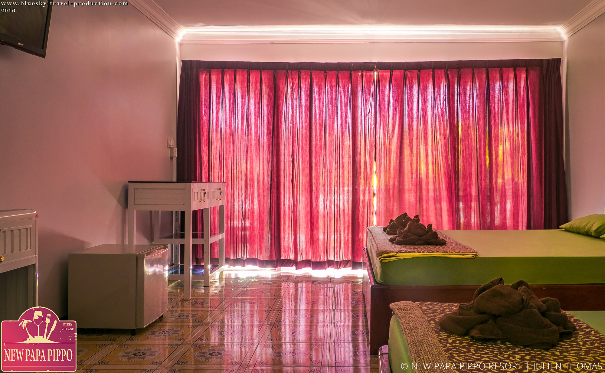 Panasonic Lumix DMC-GH4 sample photo. Warm bedroom photography