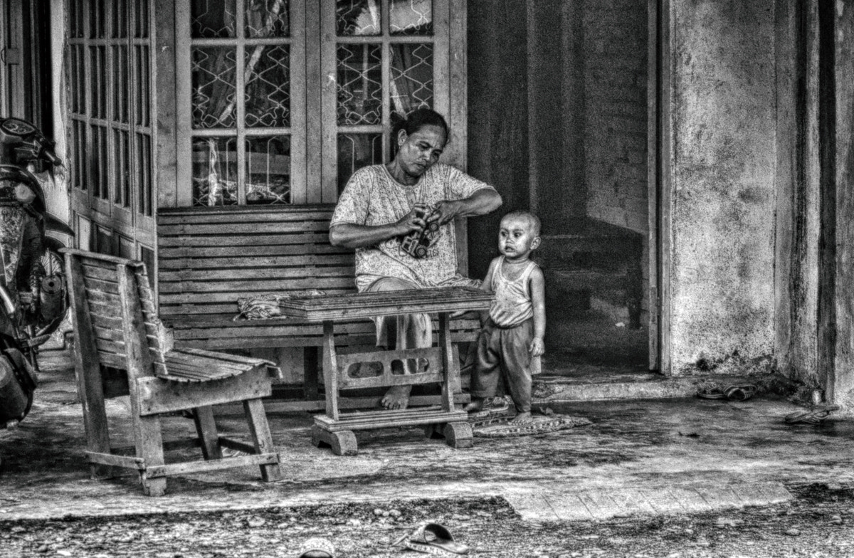 AF Zoom-Nikkor 28-85mm f/3.5-4.5 sample photo. Memperbaiki mainan photography