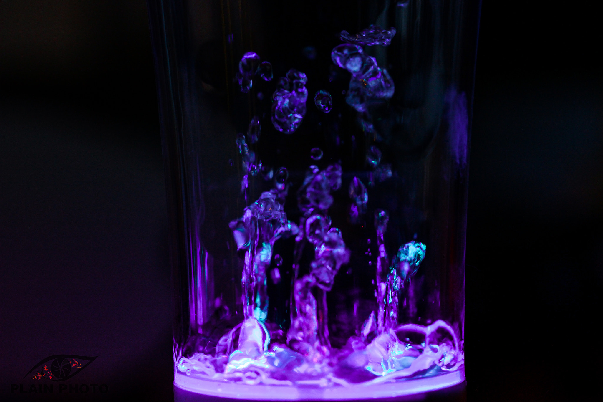 Canon EF-S 60mm F2.8 Macro USM sample photo. Liquid water photography