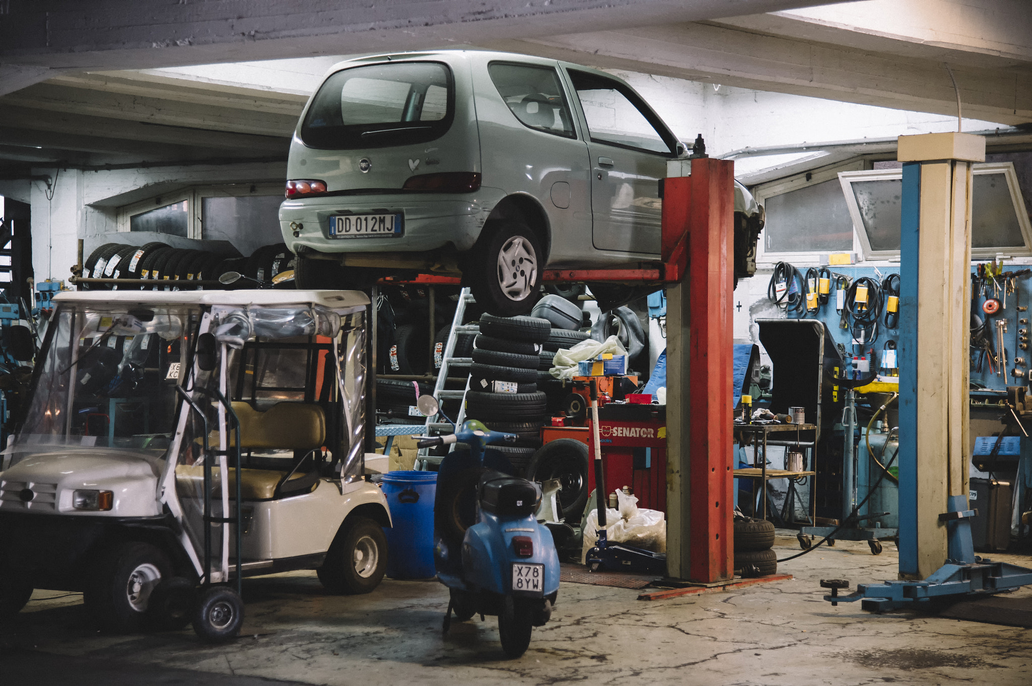 Nikon D4S sample photo. Italian garage photography