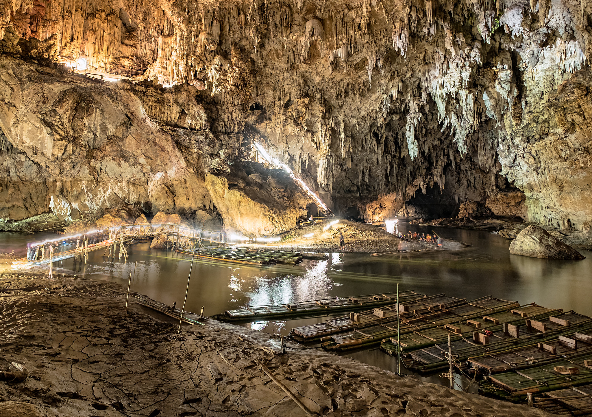 Fujifilm X-E2 + Fujifilm XF 10-24mm F4 R OIS sample photo. Cave lod stalactite and stalagmite photography