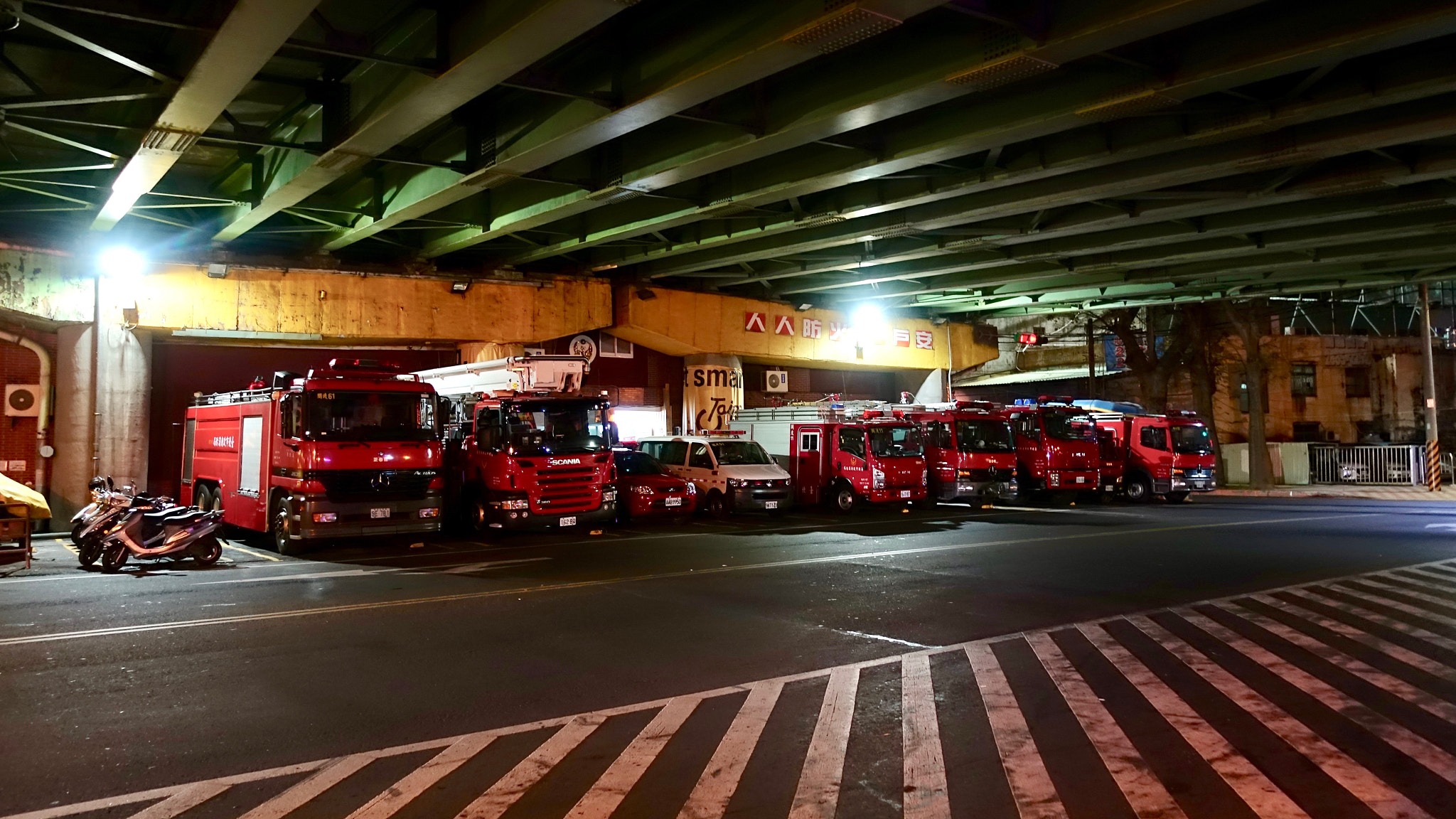 Sony DSC-RX100M5 + Sony 24-70mm F1.8-2.8 sample photo. Fire department of guandu photography