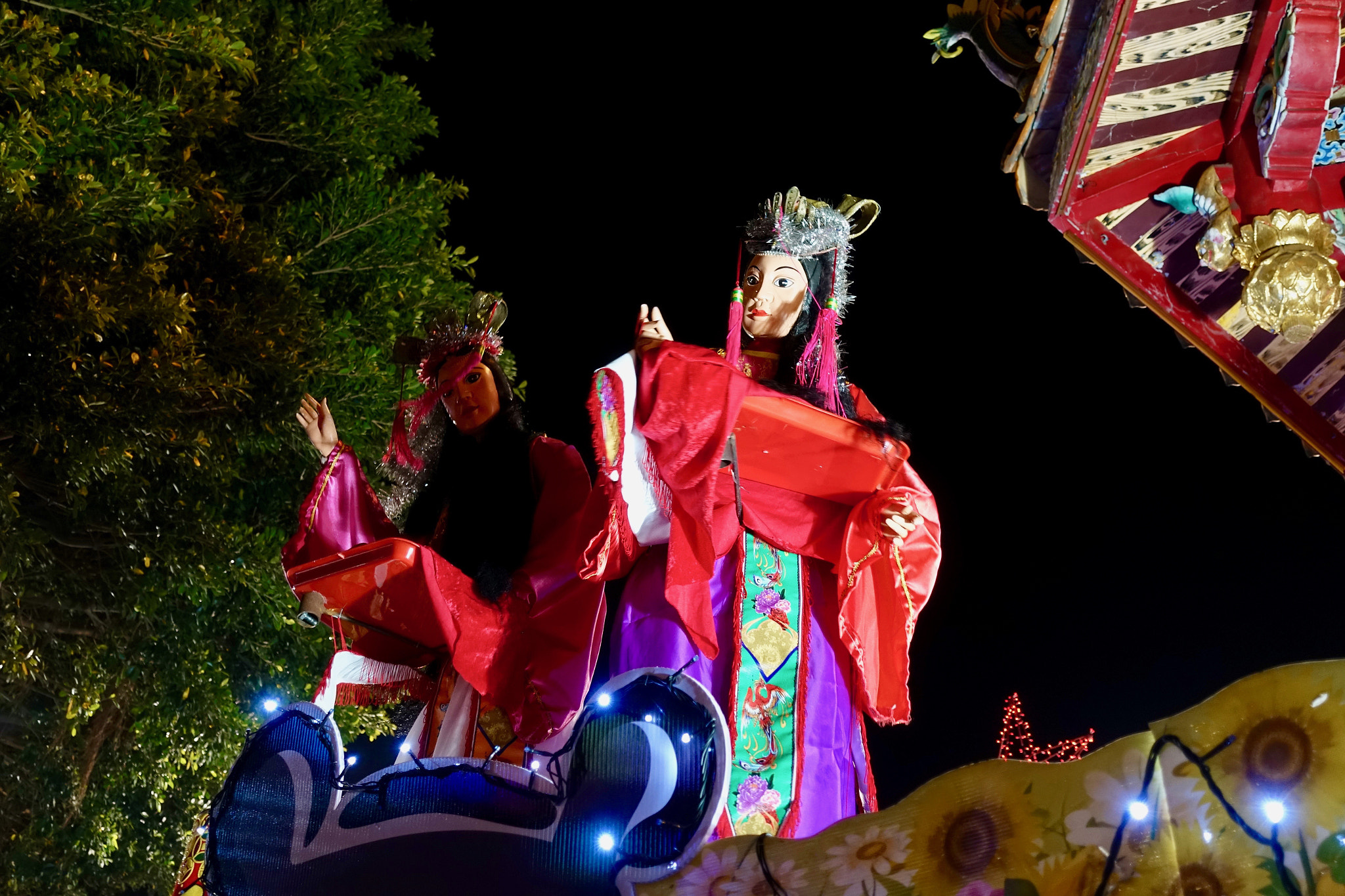 Sony DSC-RX100M5 + Sony 24-70mm F1.8-2.8 sample photo. Beauty lanterns in guandu temple 關渡宮 photography