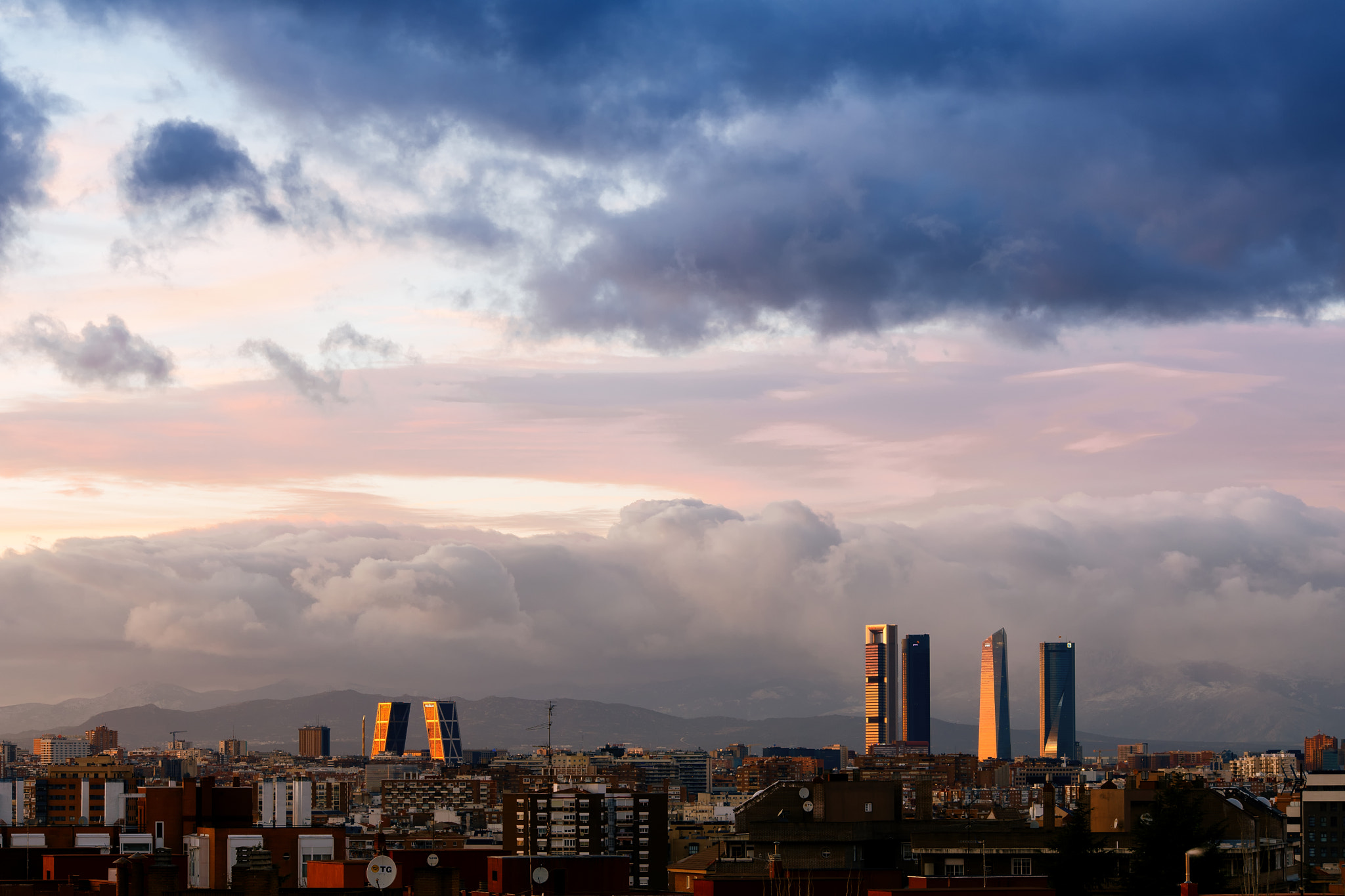 Canon EOS 5D Mark IV + Canon EF 135mm F2L USM sample photo. Madrid after the storm photography