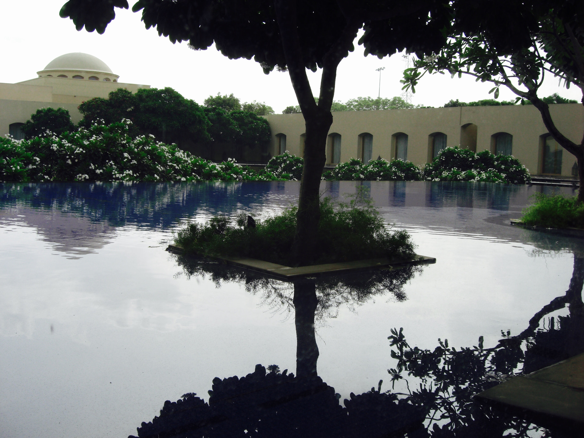 CASIO EX-Z1050 sample photo. Trident hotel gurgaon photography