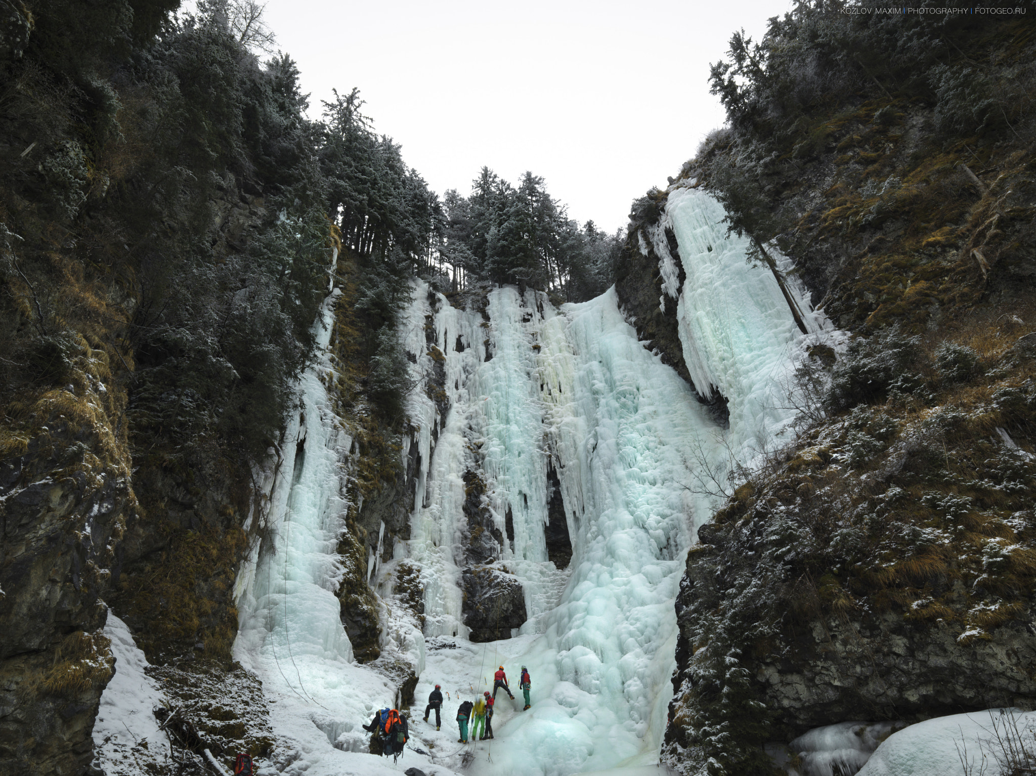 HCD 28 sample photo. Ice waterfall. italia. photography