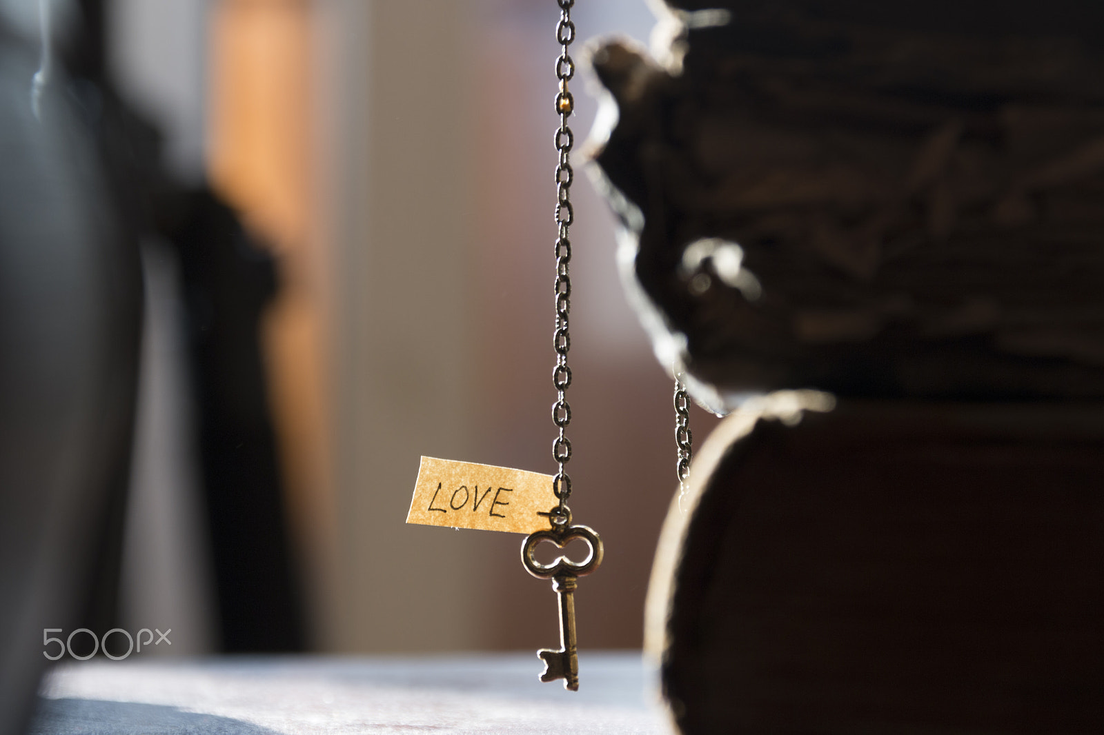 Canon EOS 70D + Sigma 18-200mm f/3.5-6.3 DC OS sample photo. Key from love. happy valentines day background with key photography