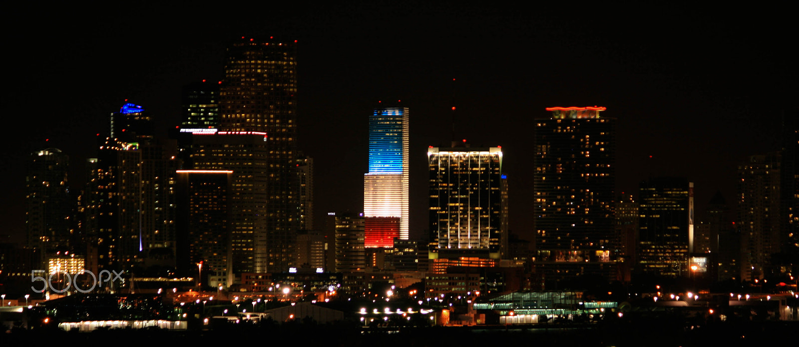 Canon EF-S 55-250mm F4-5.6 IS sample photo. Miami skyline photography