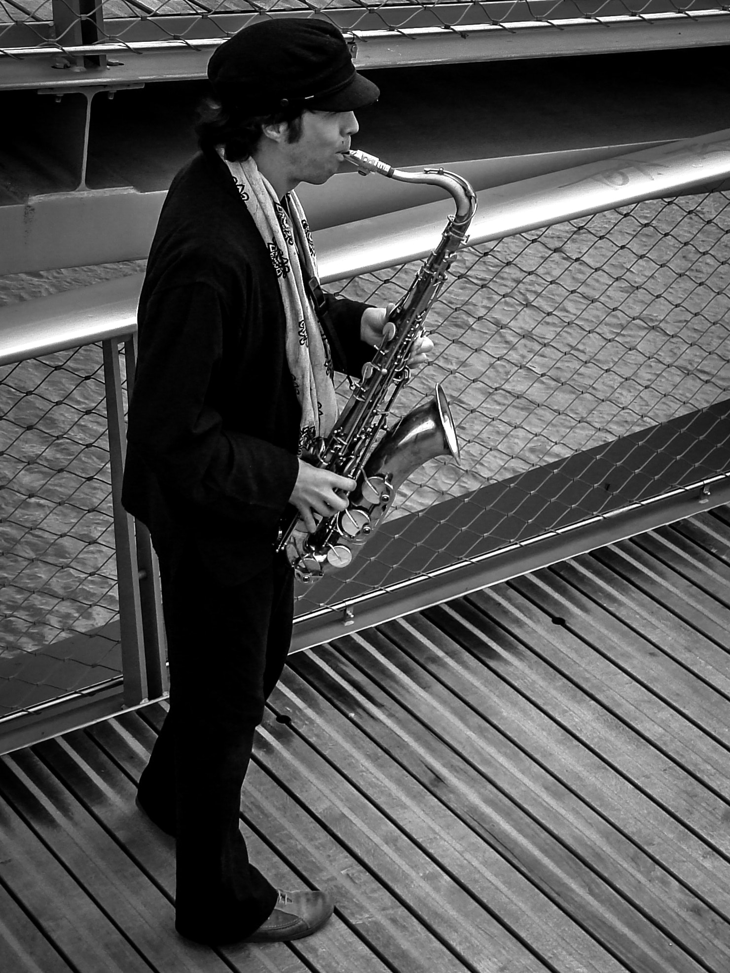 Sony DSC-S600 sample photo. Le saxophoniste... photography