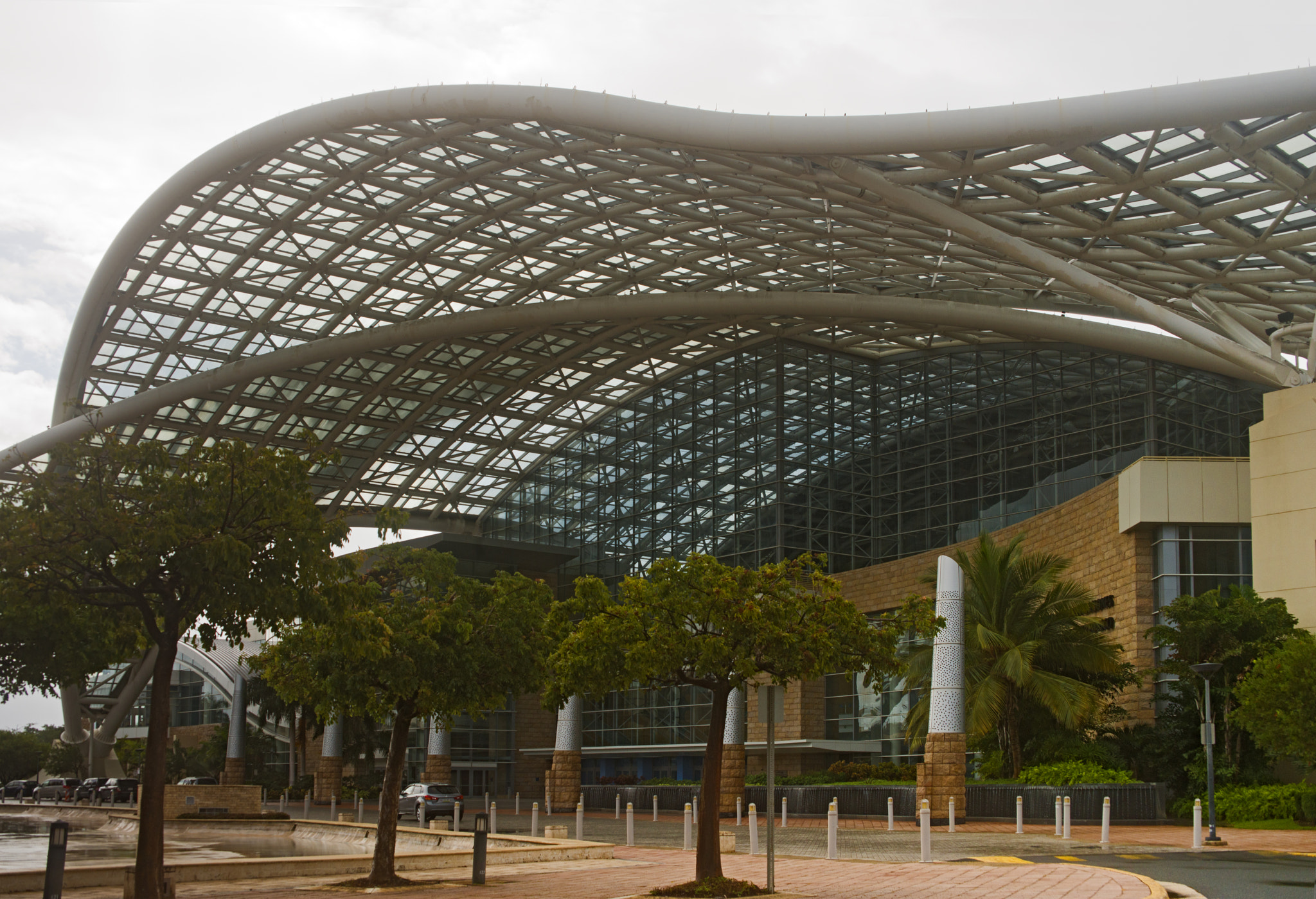 AF Zoom-Nikkor 35-105mm f/3.5-4.5D sample photo. Puerto rico's convention center photography