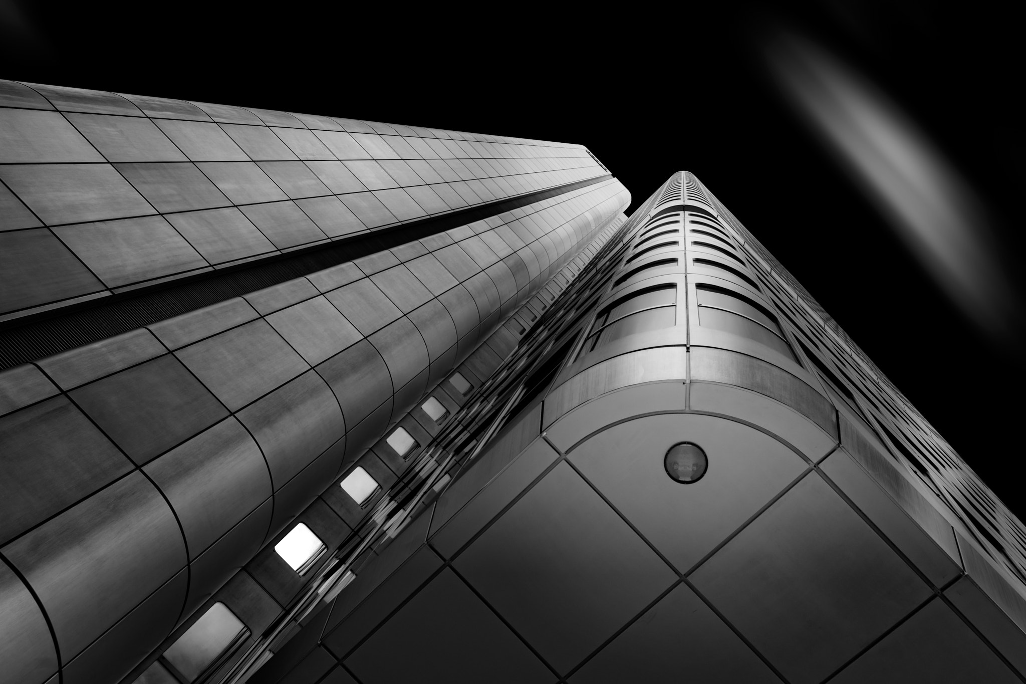 E 35mm F2 sample photo. Silver tower - frankfurt / main - germany photography