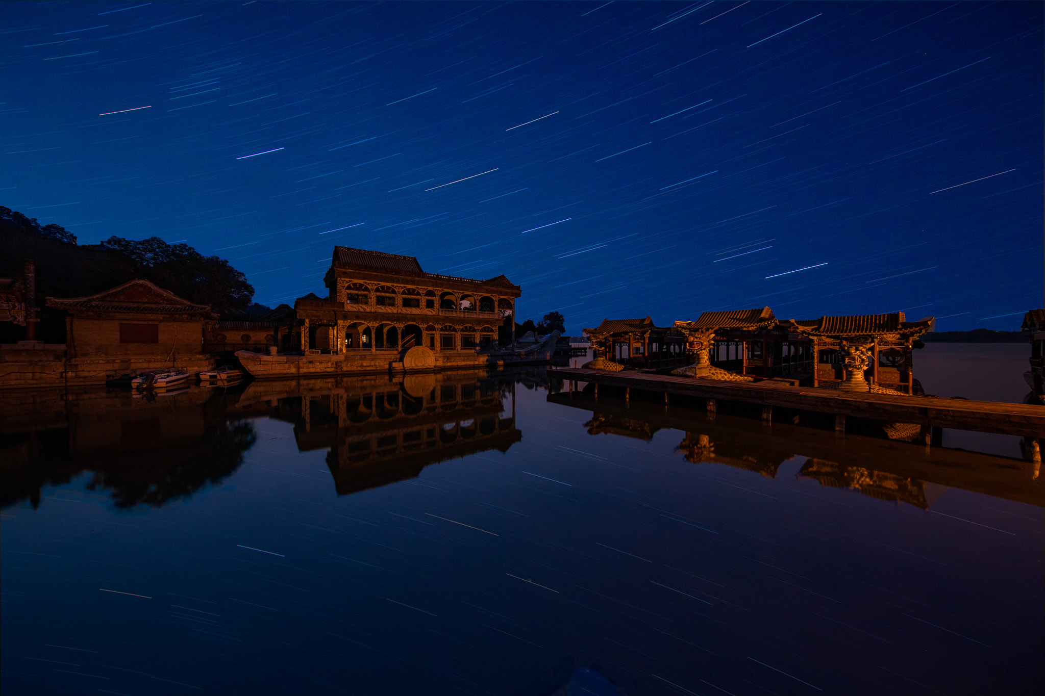 Canon EOS 5DS R + Canon EF 11-24mm F4L USM sample photo. 颐和园星轨_2 photography