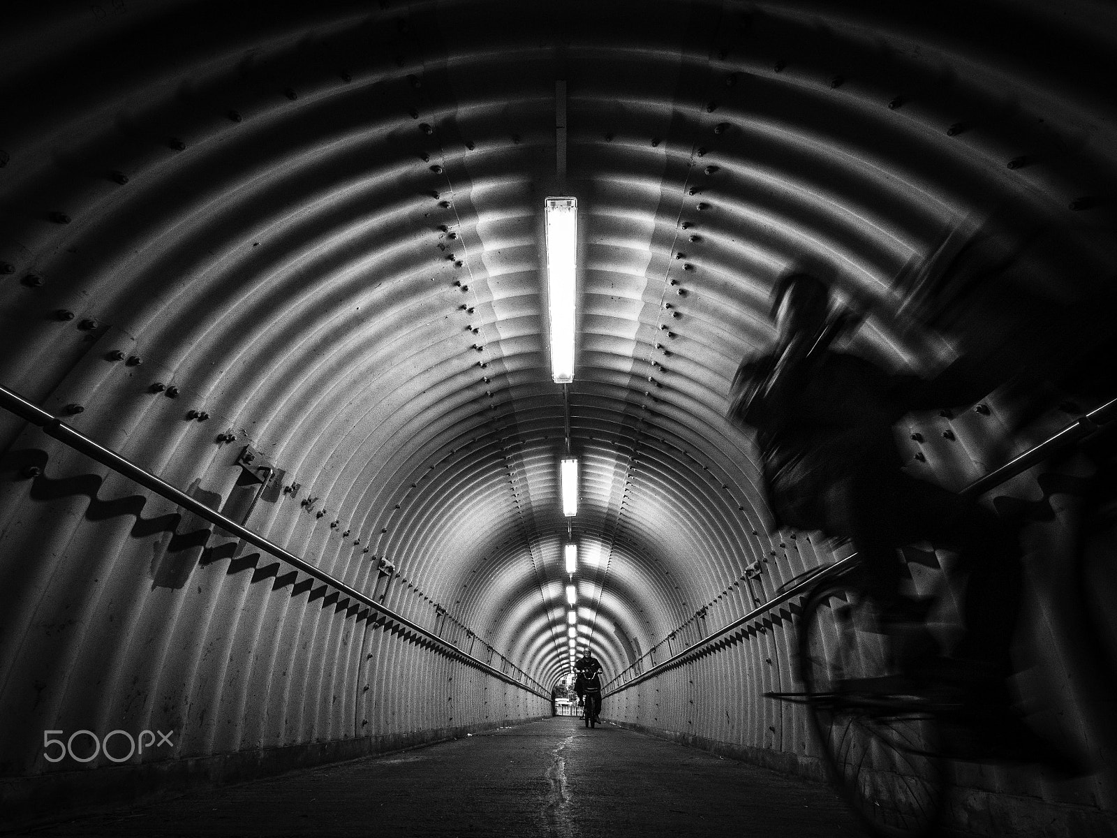 Olympus OM-D E-M5 + Panasonic Lumix G Vario 7-14mm F4 ASPH sample photo. Time tunnel photography